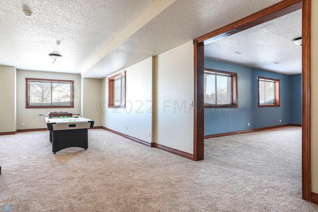 6132 18th St S, Fargo