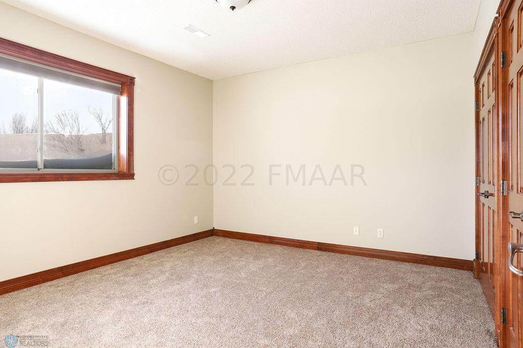 6132 18th St S, Fargo