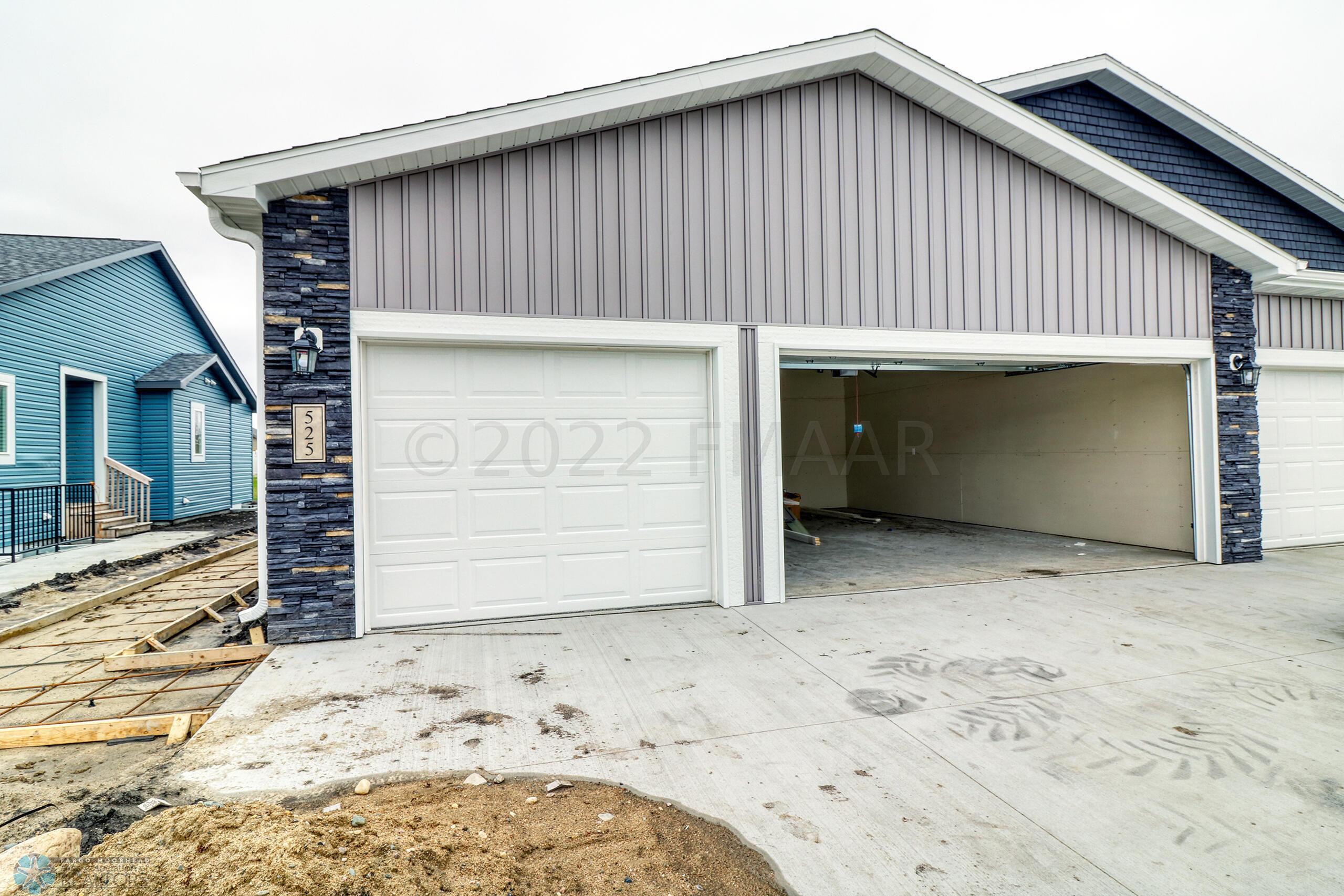 525 34th Way E