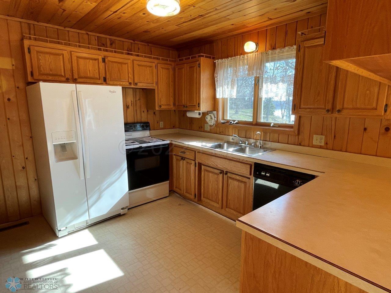 4-Kitchen (1)