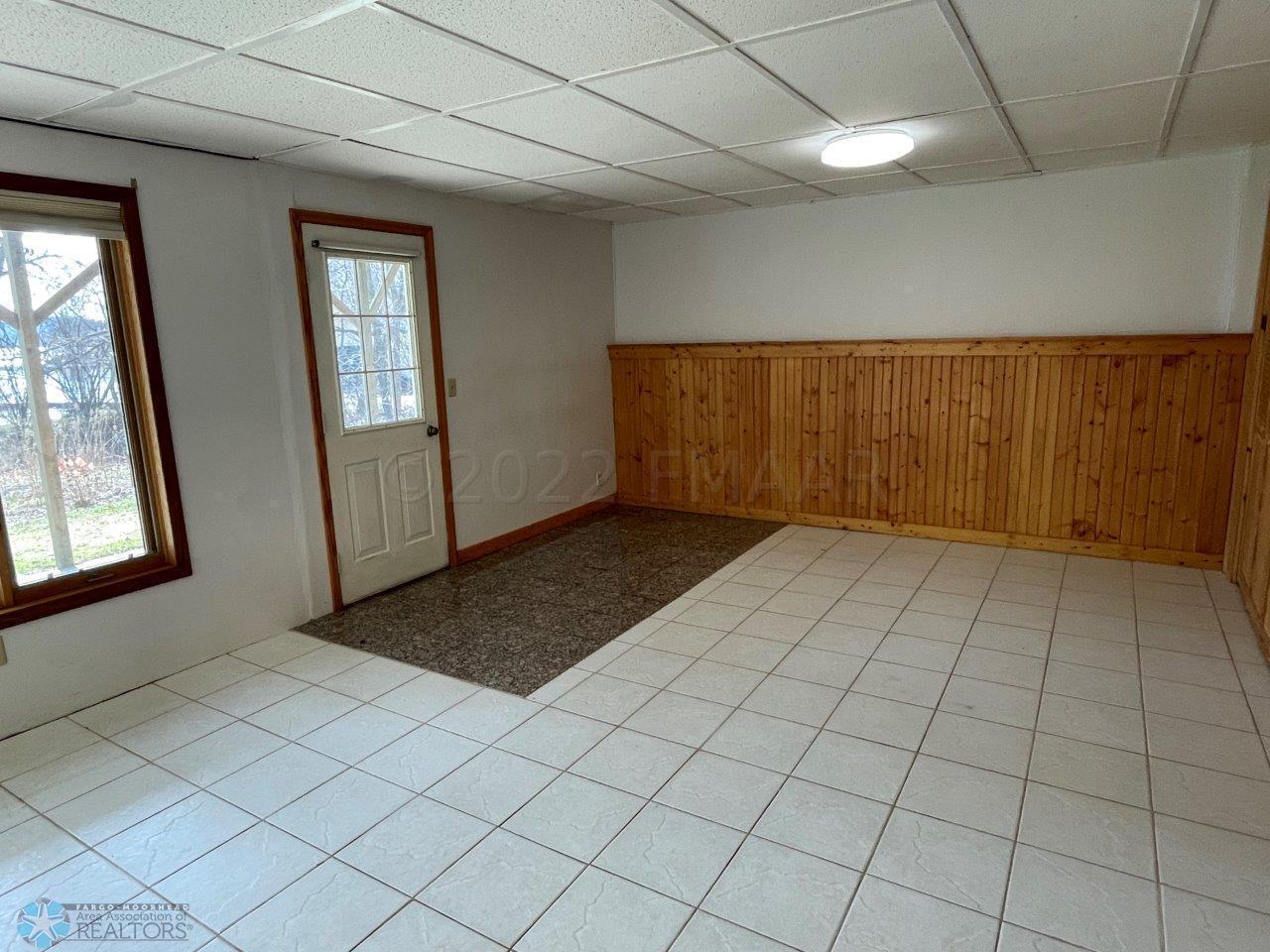 10-Family room in walk out basement (2)