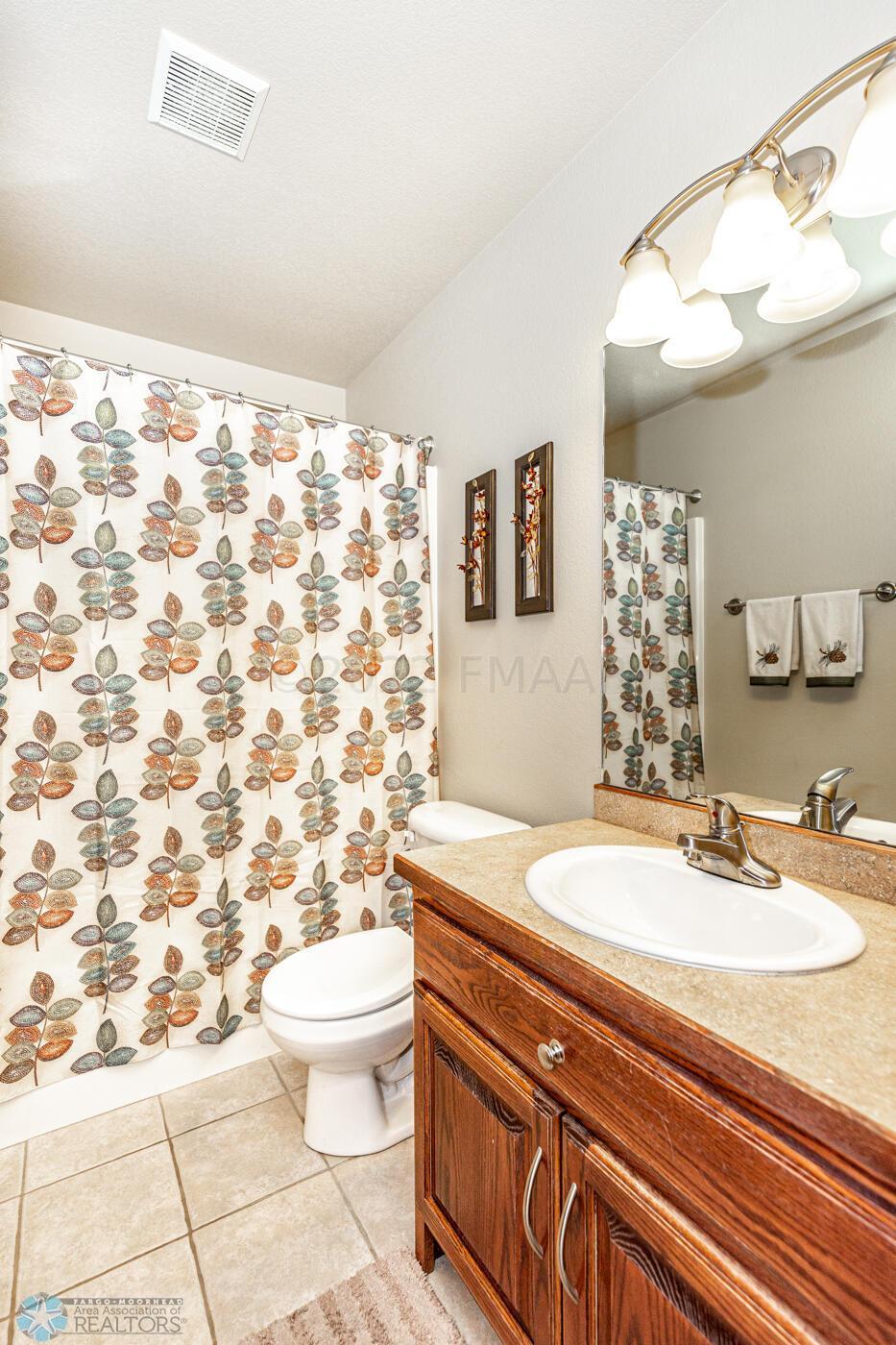 Upper Level Full Bath