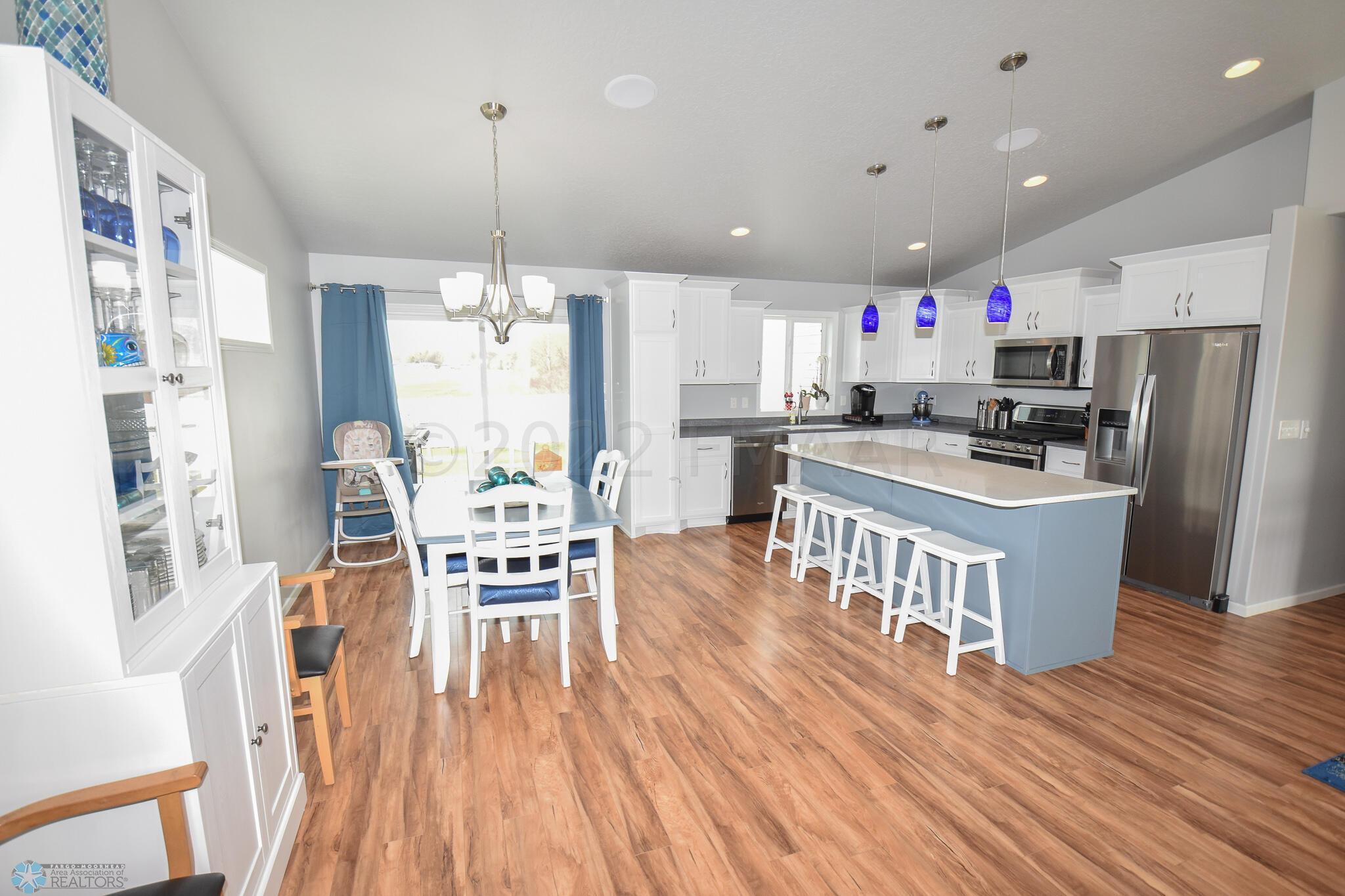 Dining/Kitchen