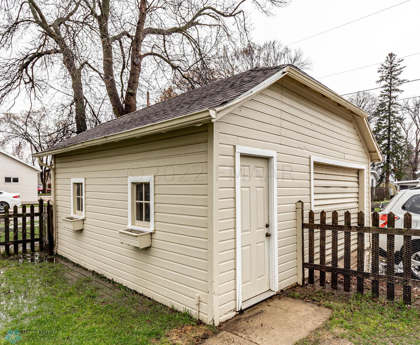 Garage