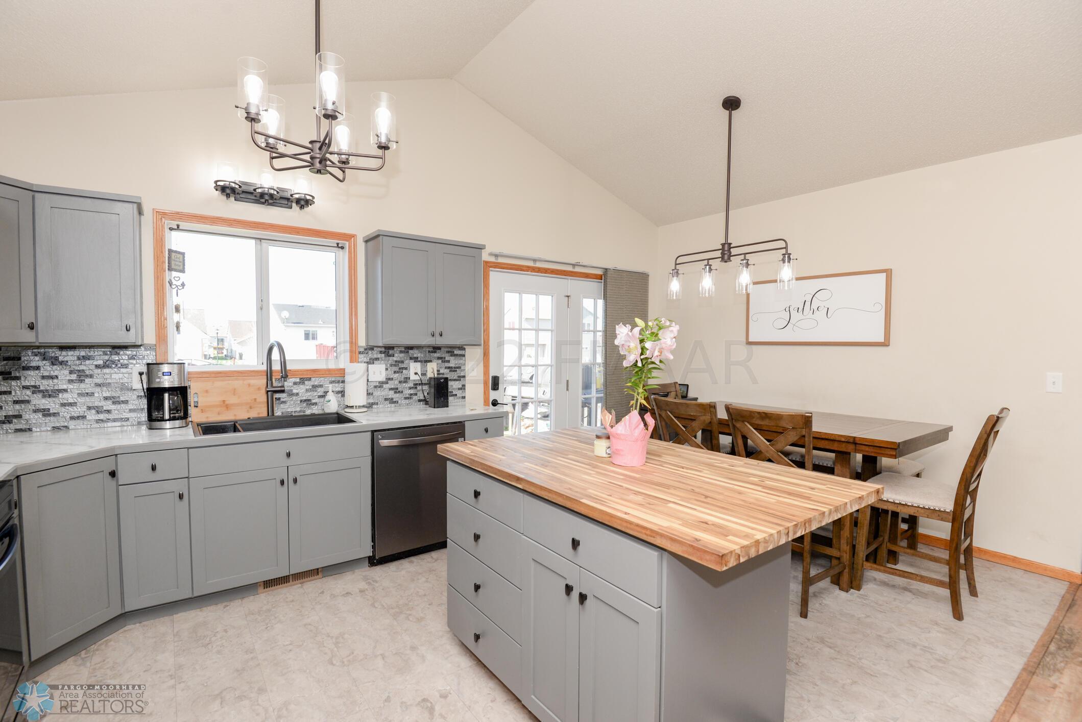 Kitchen/Dining