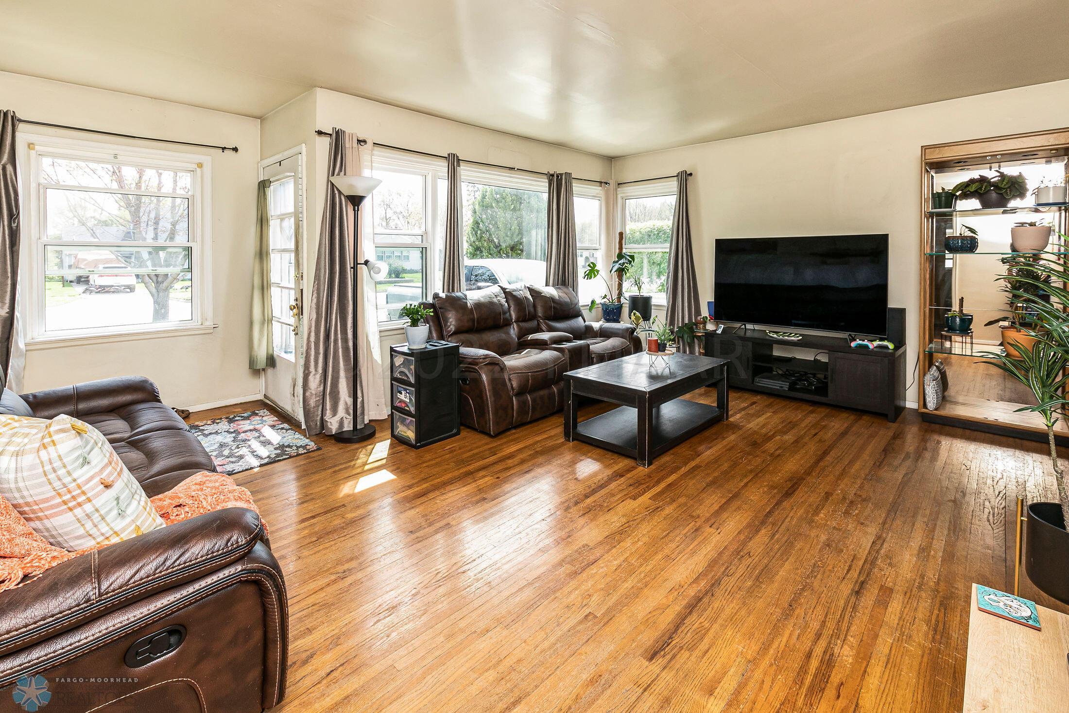 Entry:Living Room