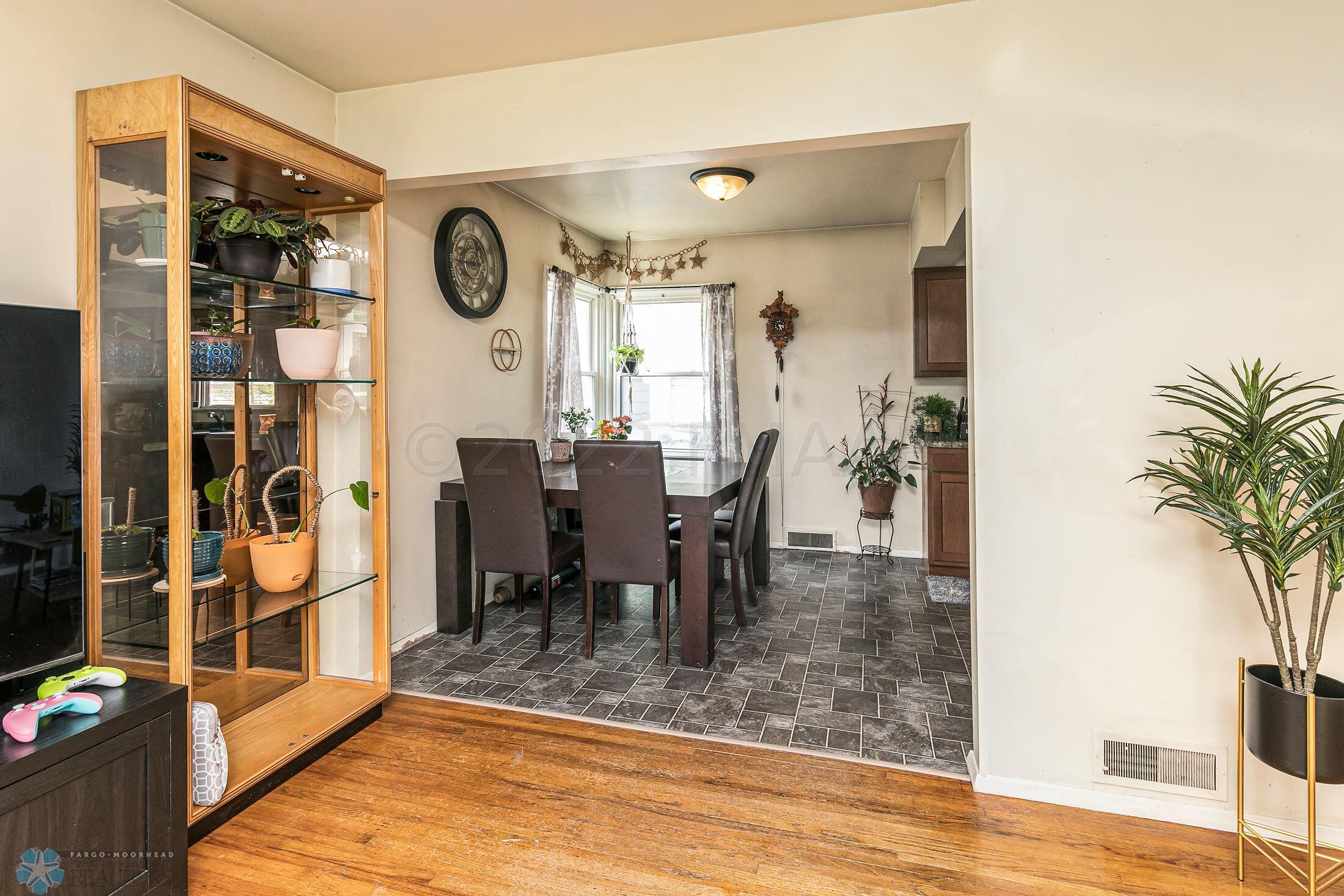Entry to Dining Room