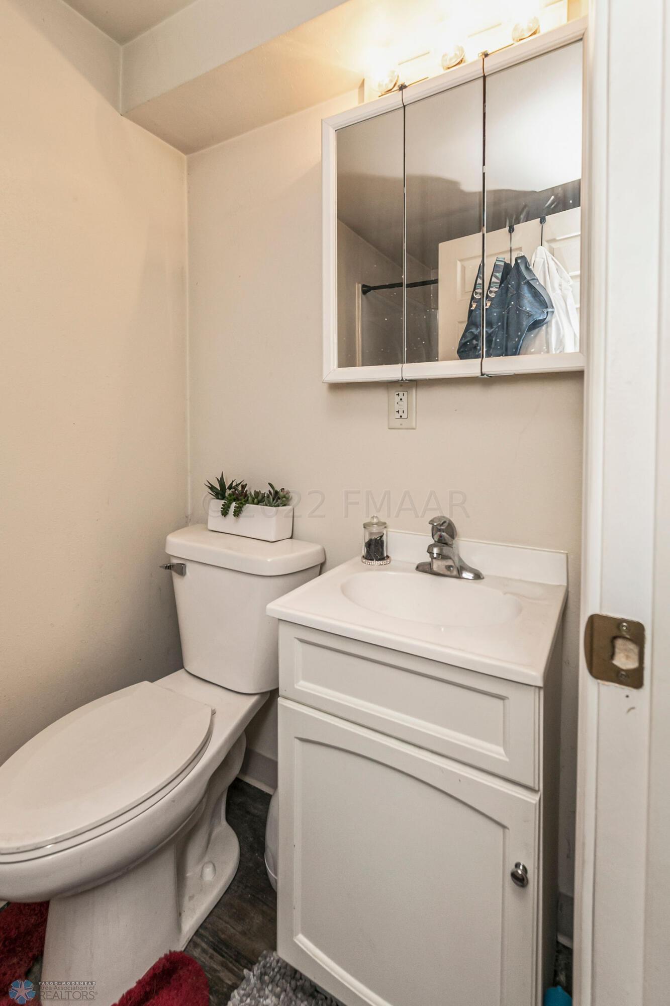 Lower Level 3:4 Bath