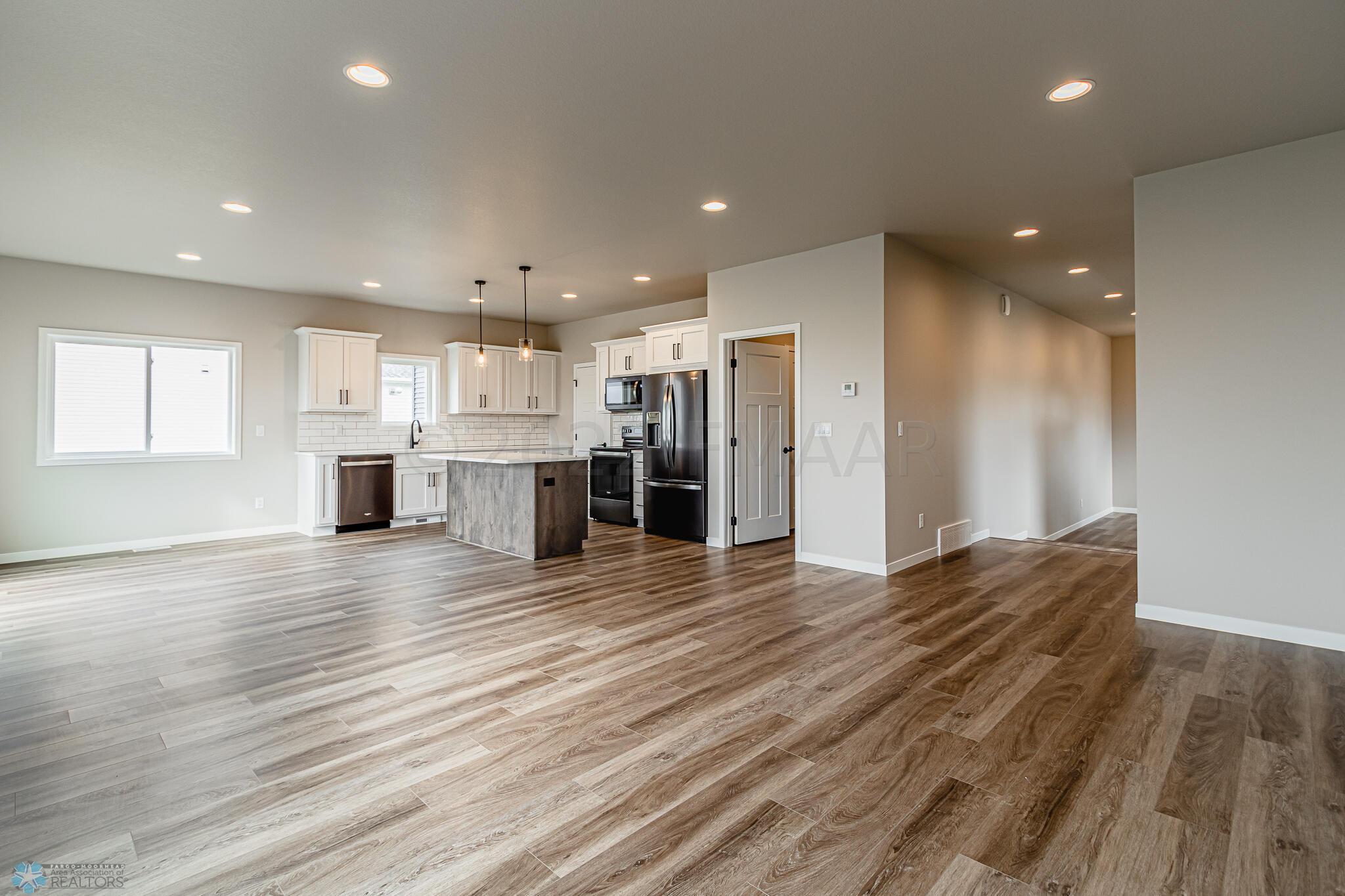 4313 21ST Avenue S, Moorhead, MN 56560-1