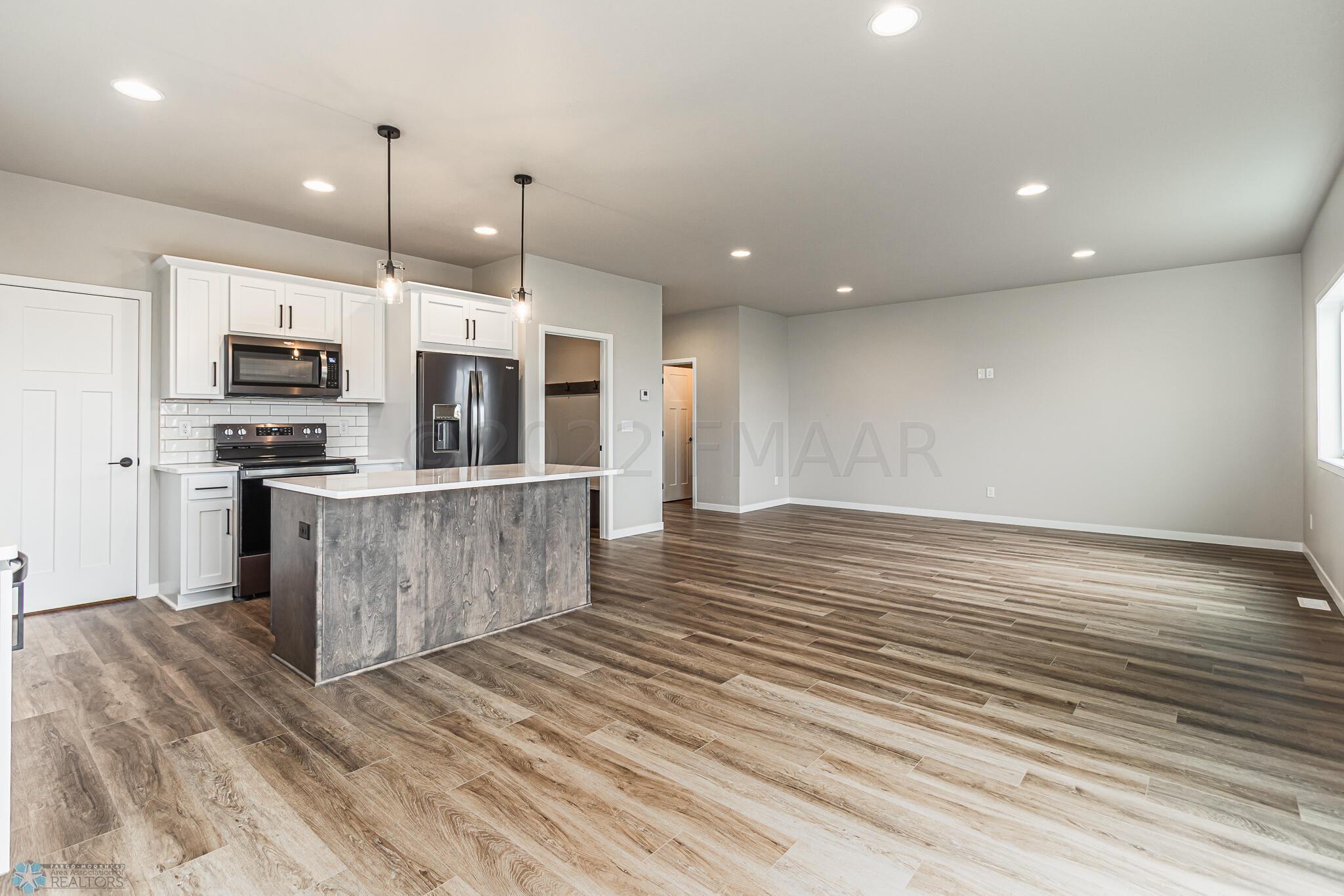 4313 21ST Avenue S, Moorhead, MN 56560-1