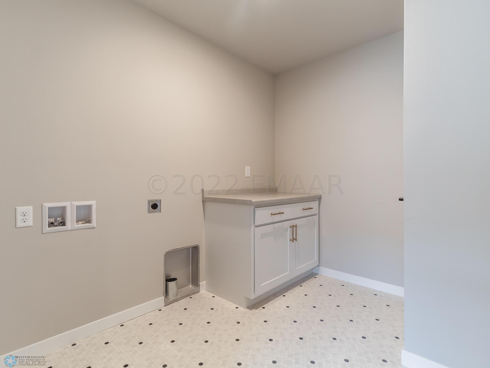 7344 27th St S, Fargo, ND 58104-88
