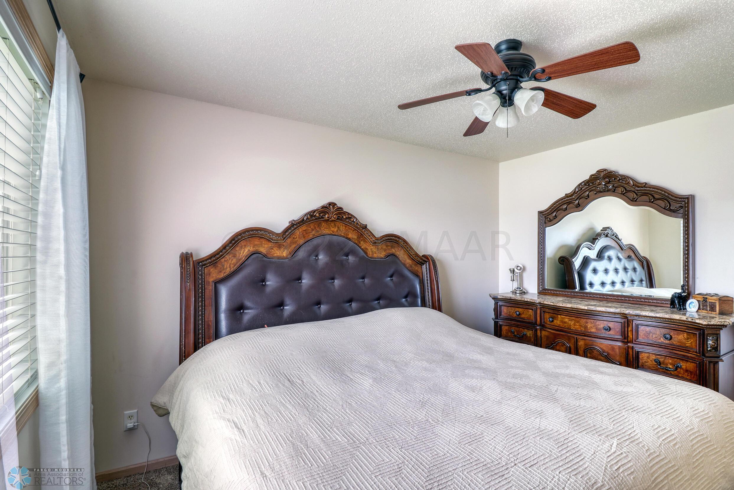Master Bedroom1_3