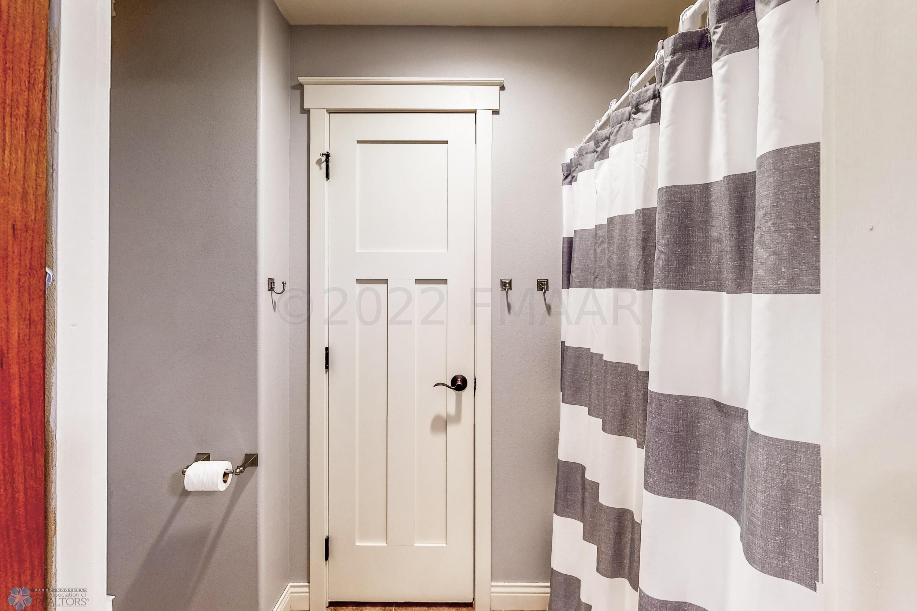 Basement full bathroonm
