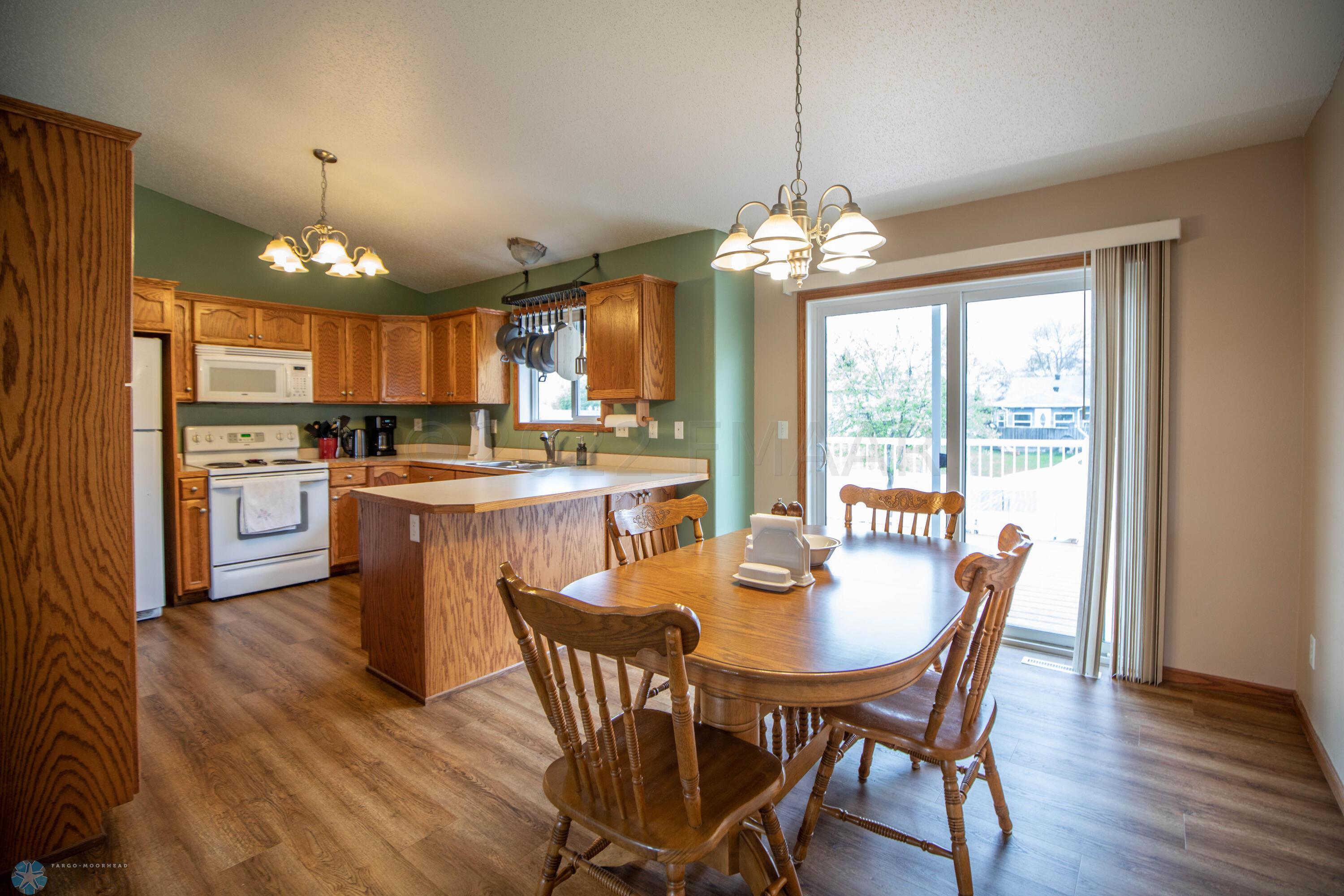 Dining/Kitchen