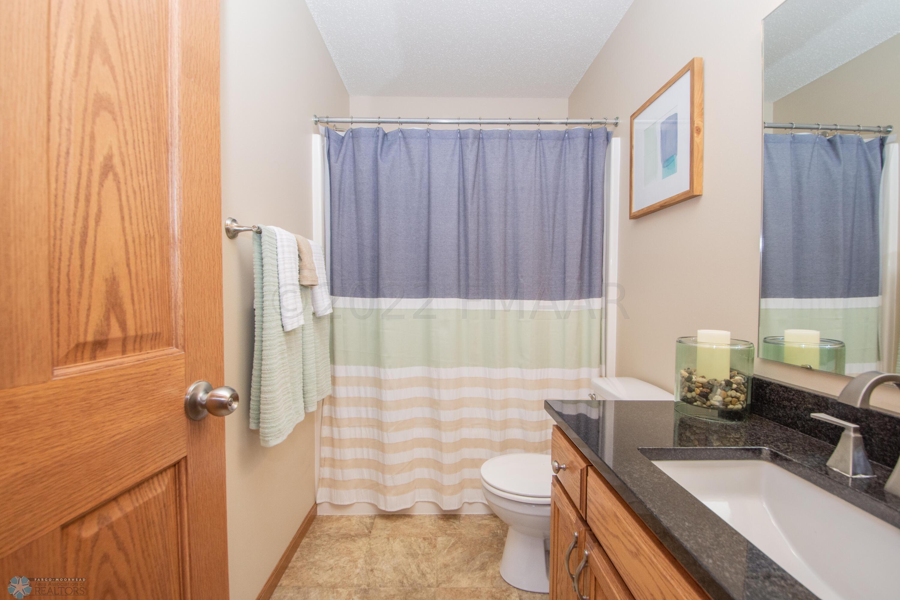 Upper Level Full Bathroom
