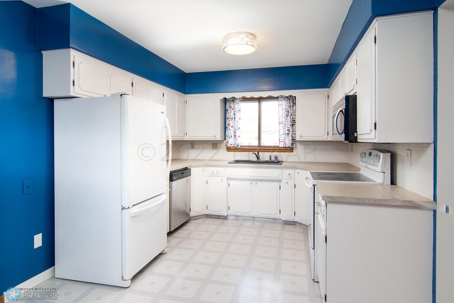 Kitchen Wide