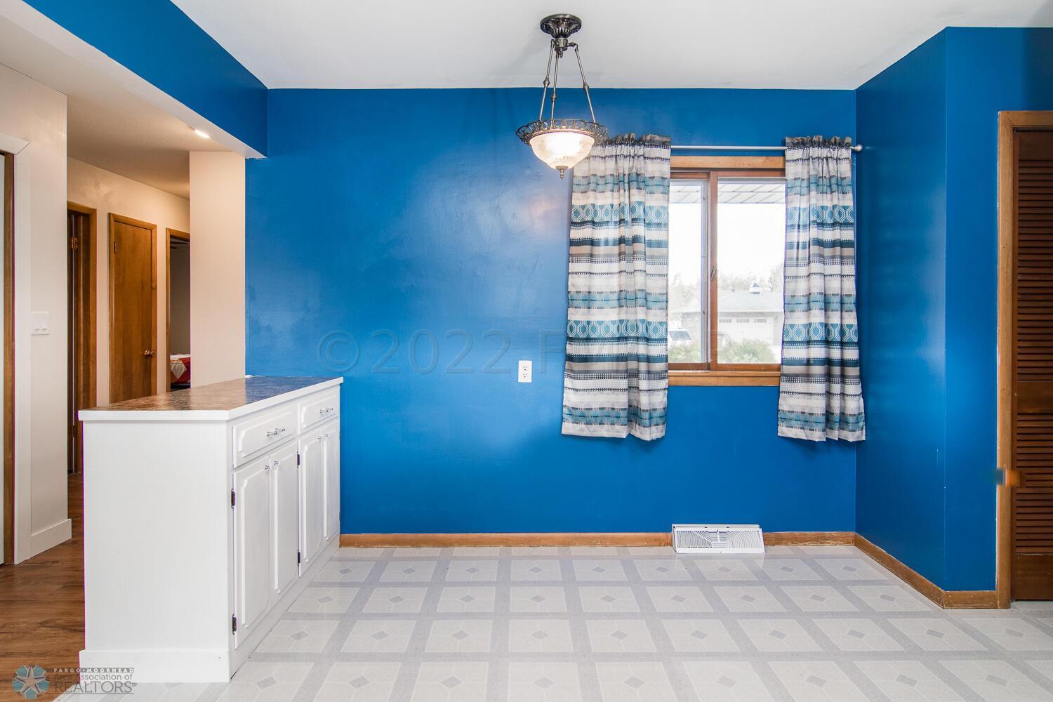Kitchen Eating Area