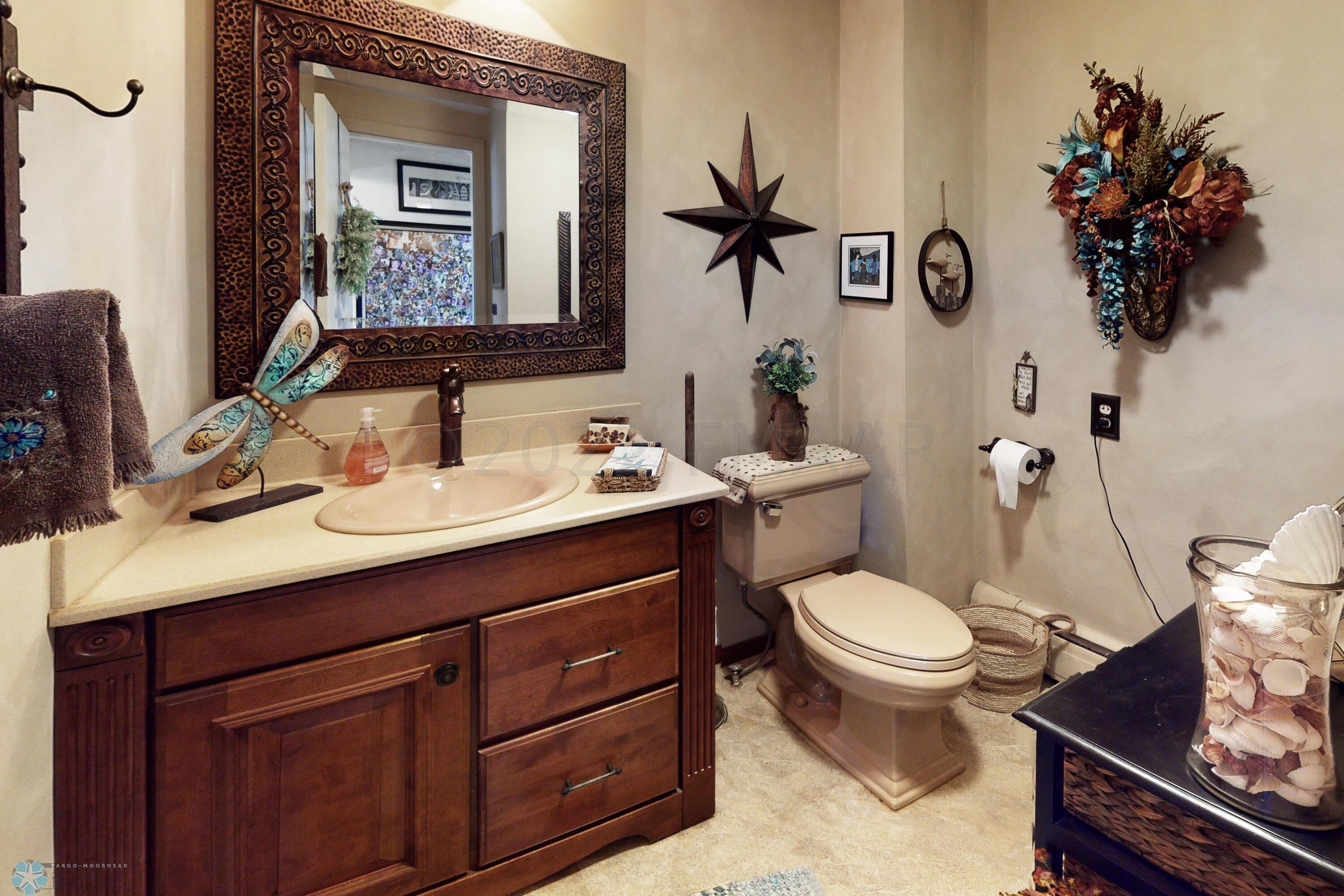Main Floor 1/2 Bath