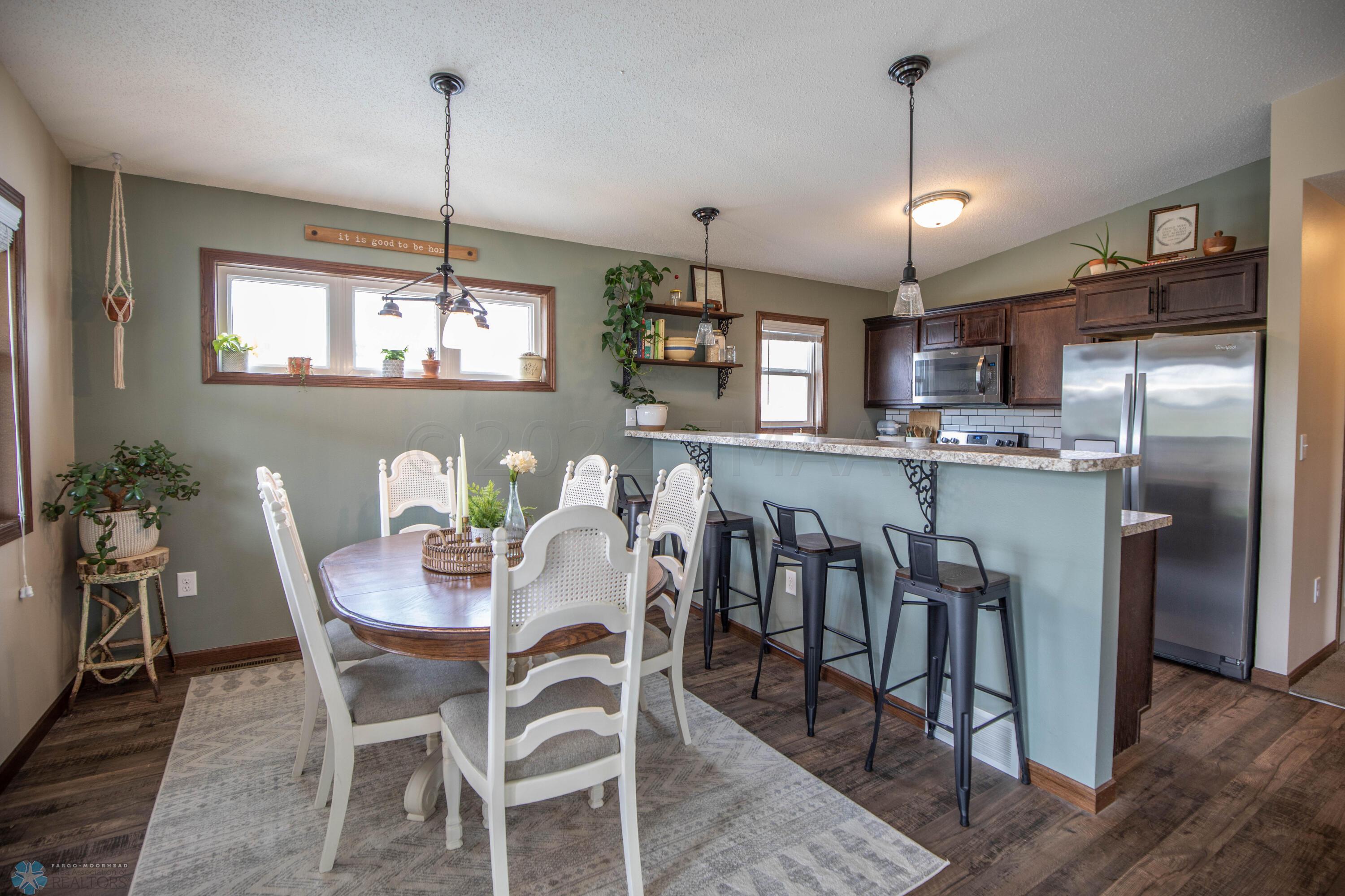Dining/Kitchen