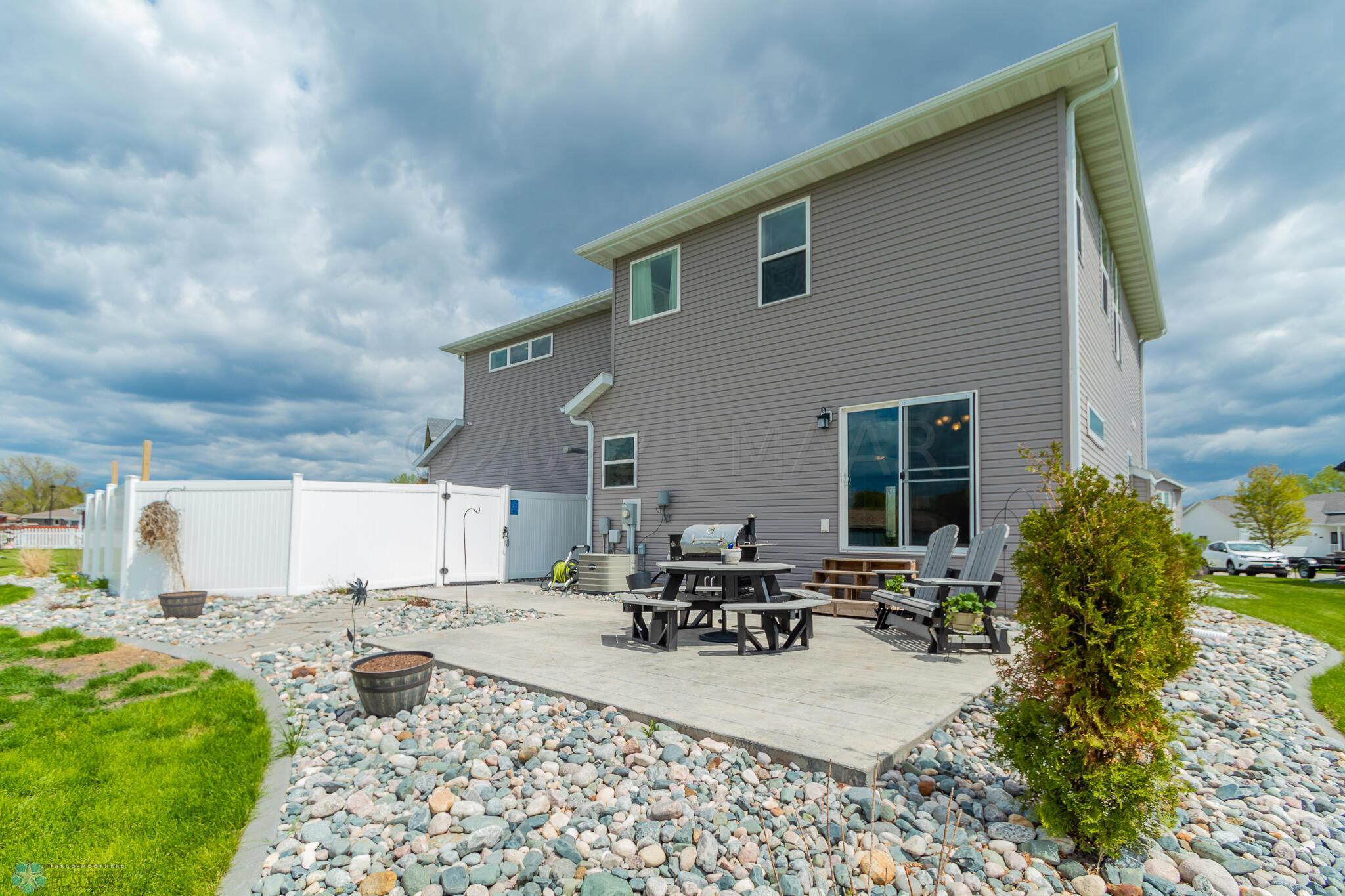 410 Sequoia Drive, Mapleton, ND 58059-06