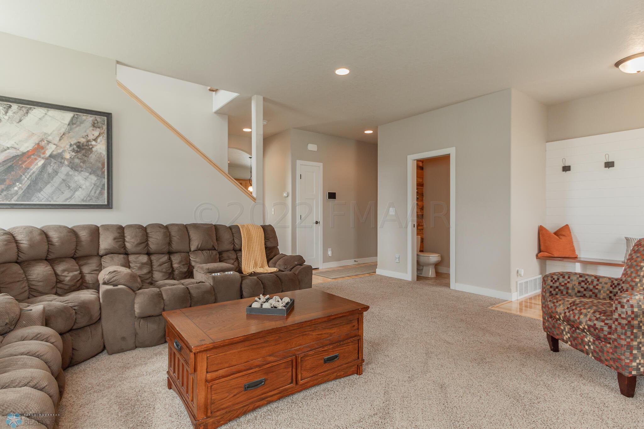 410 Sequoia Drive, Mapleton, ND 58059-19