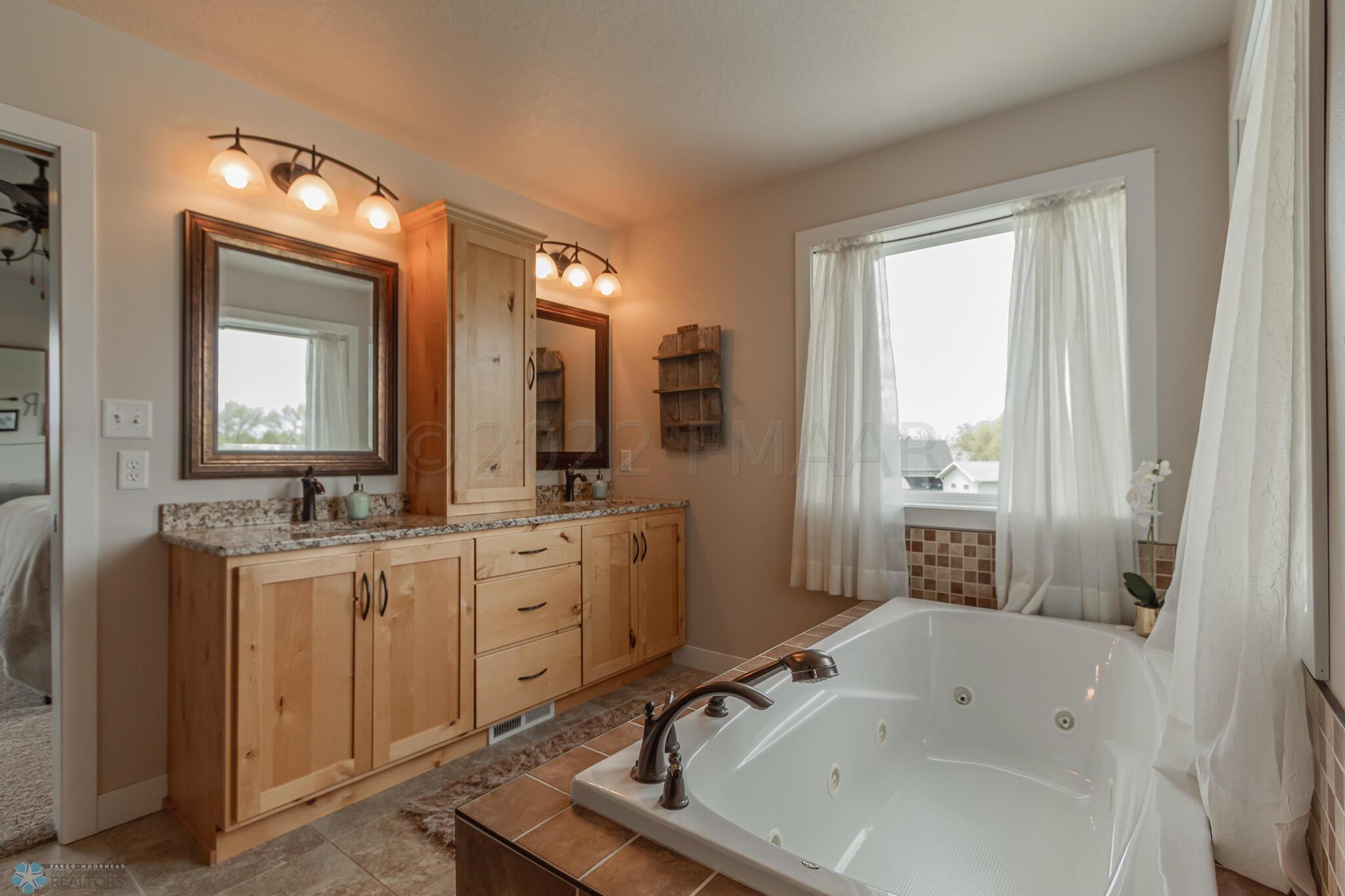 410 Sequoia Drive, Mapleton, ND 58059-41