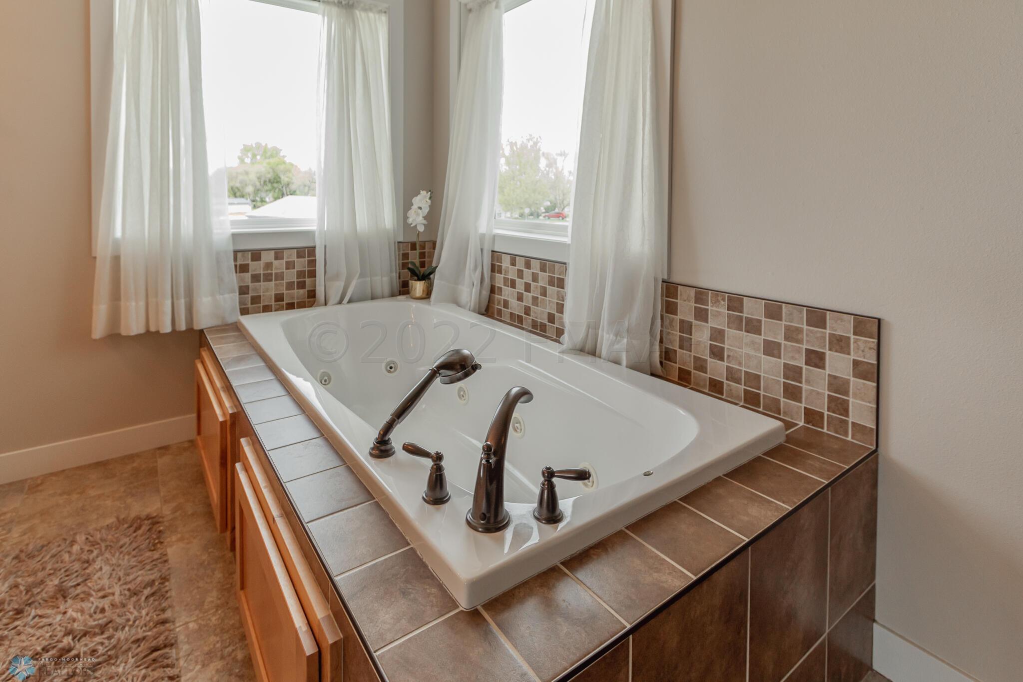 410 Sequoia Drive, Mapleton, ND 58059-42