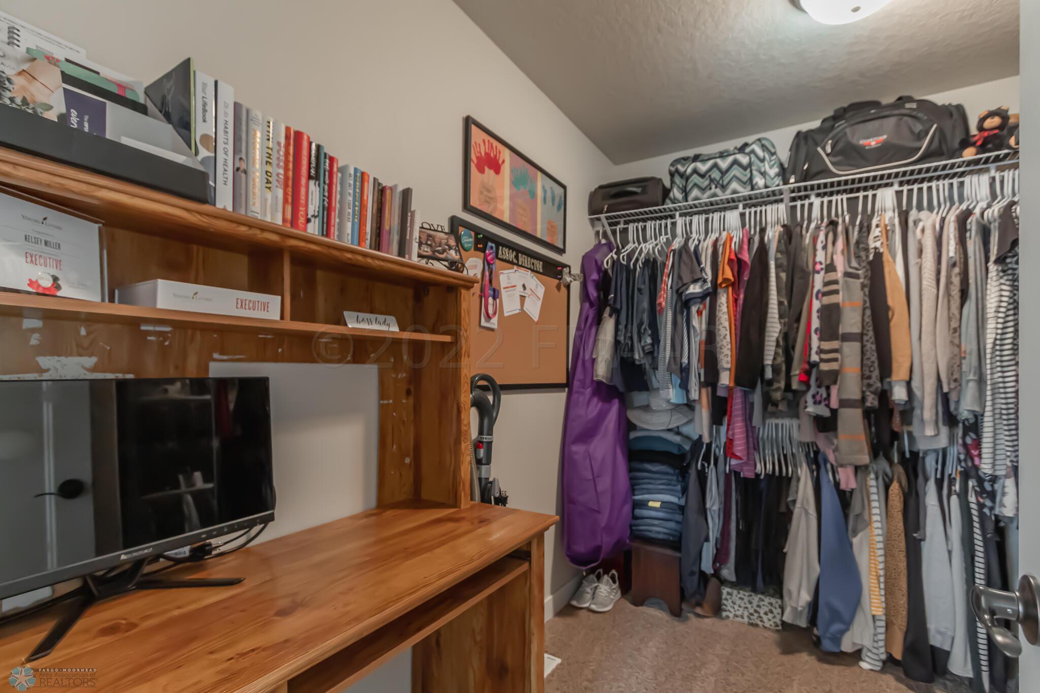 410 Sequoia Drive, Mapleton, ND 58059-38