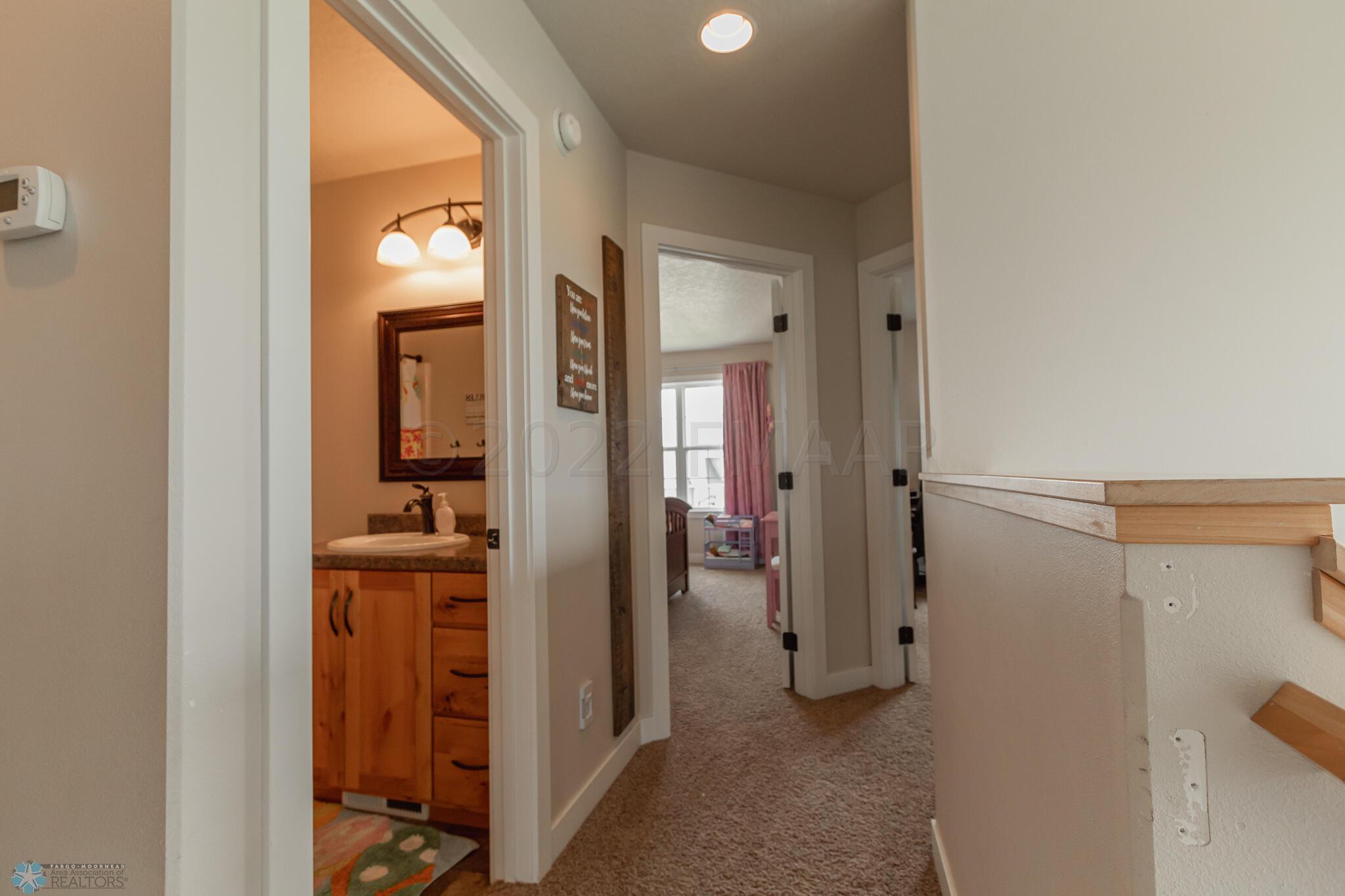 410 Sequoia Drive, Mapleton, ND 58059-37