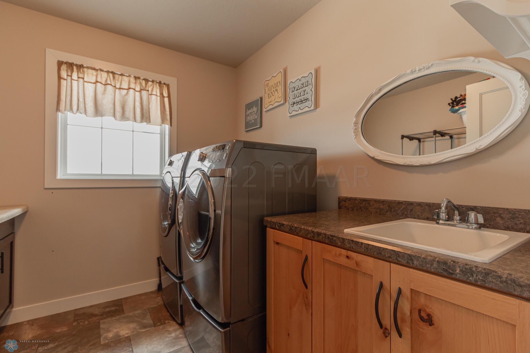 410 Sequoia Drive, Mapleton, ND 58059-36