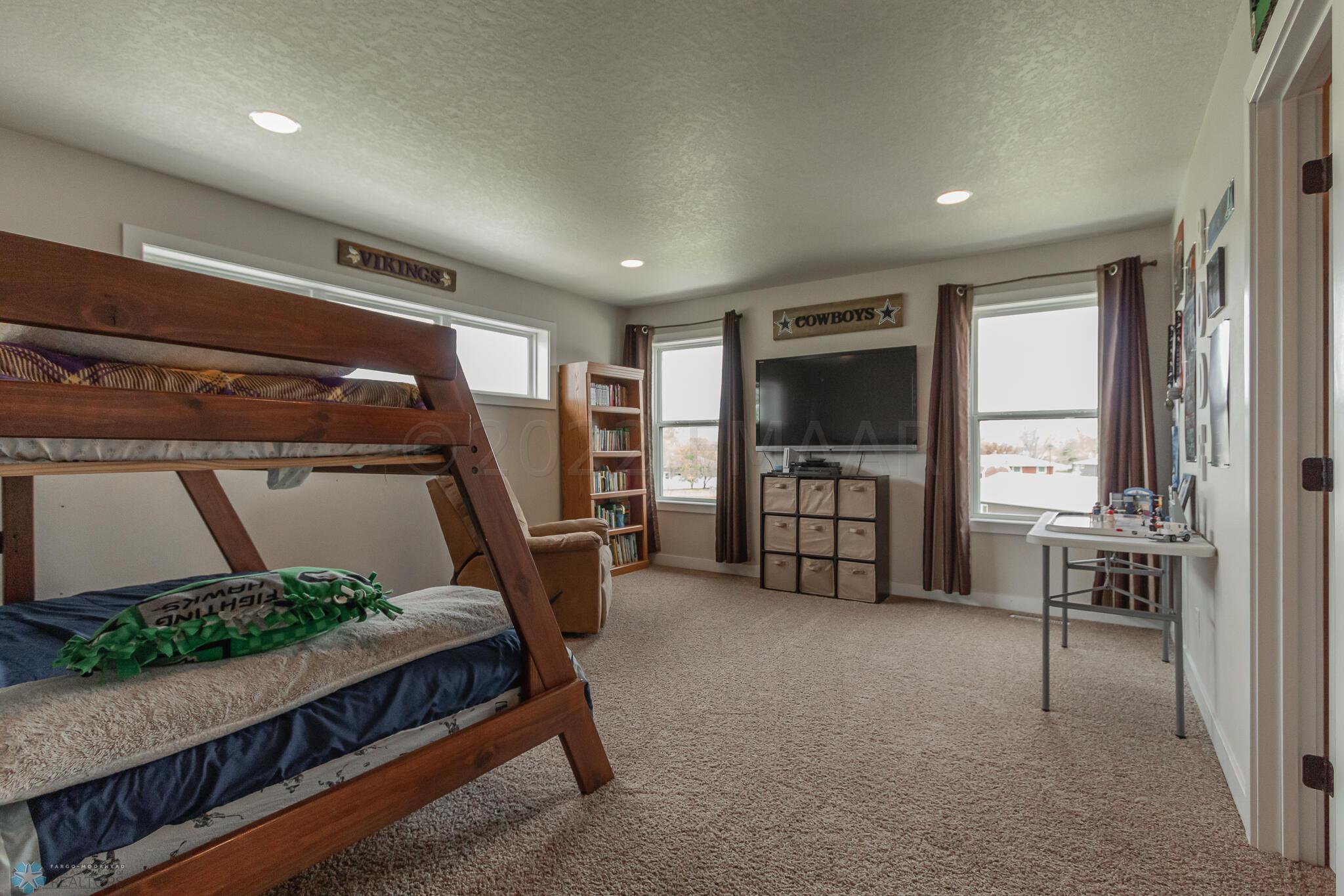 410 Sequoia Drive, Mapleton, ND 58059-34