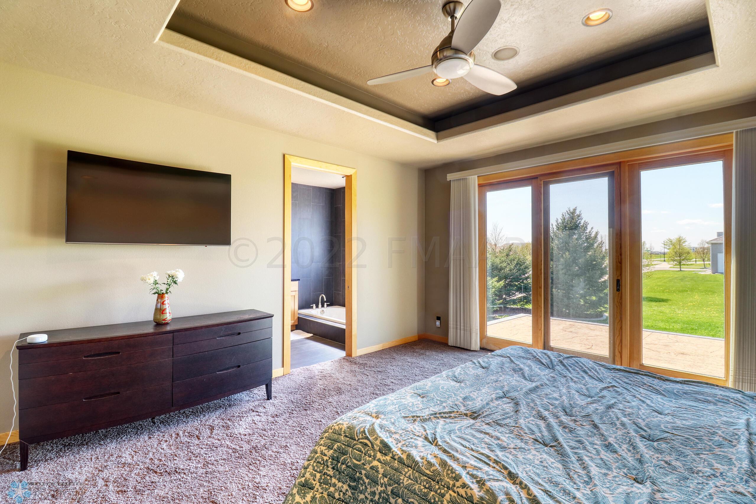 Master Bedroom1_6