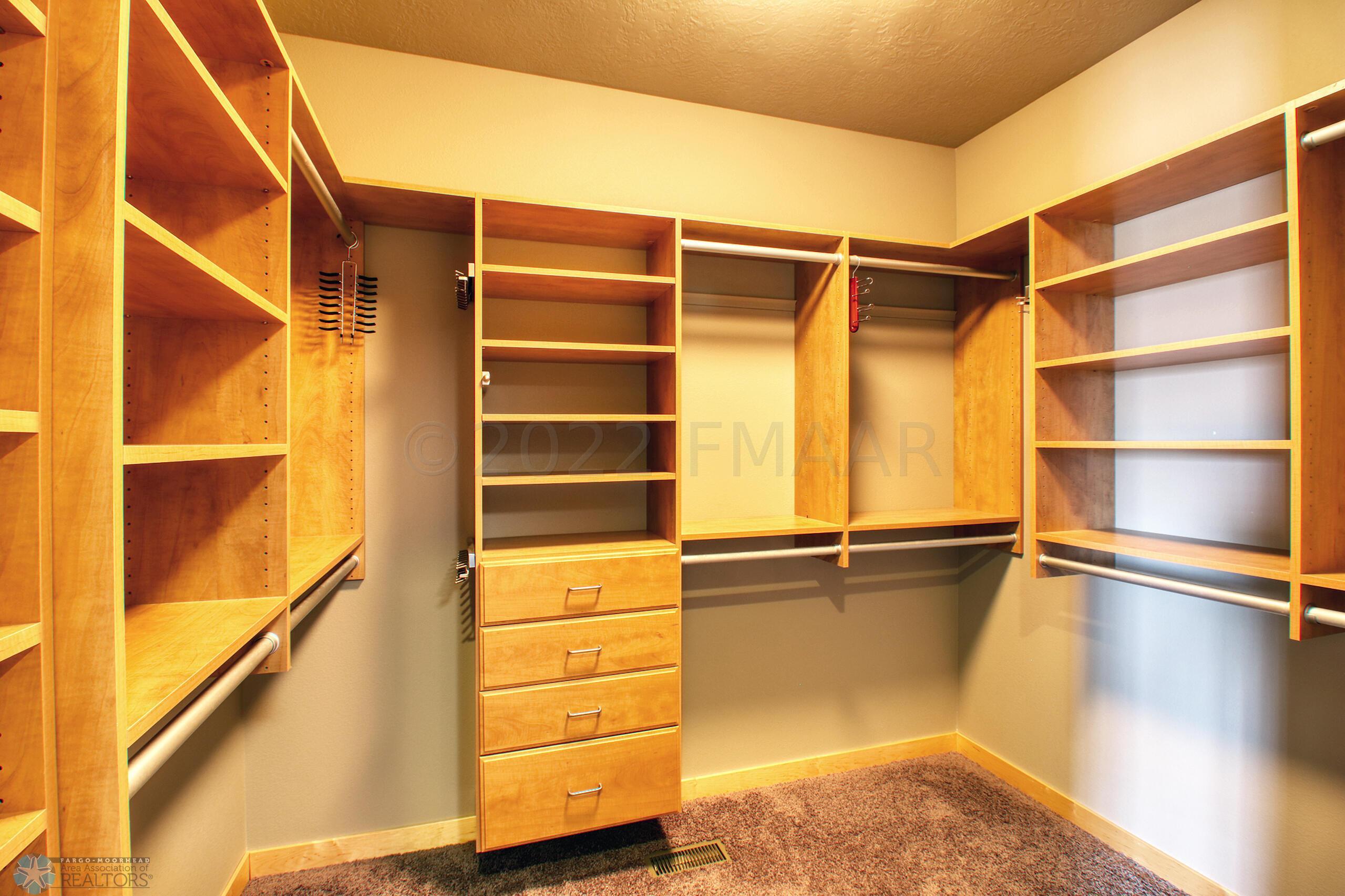 Master Bedroom1_2