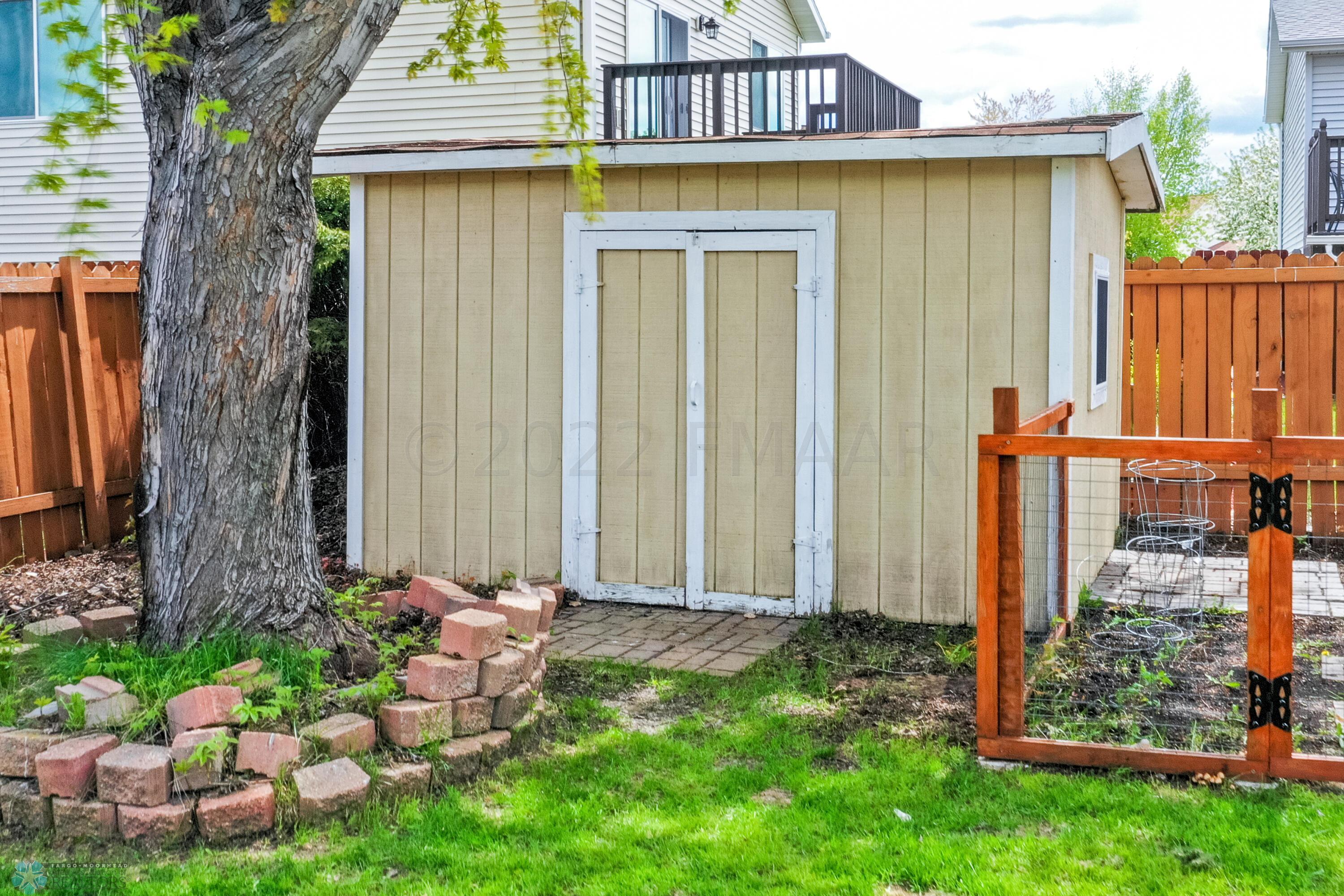 Hommati.com-1912_56th_Ave_S_ND-05-26-202