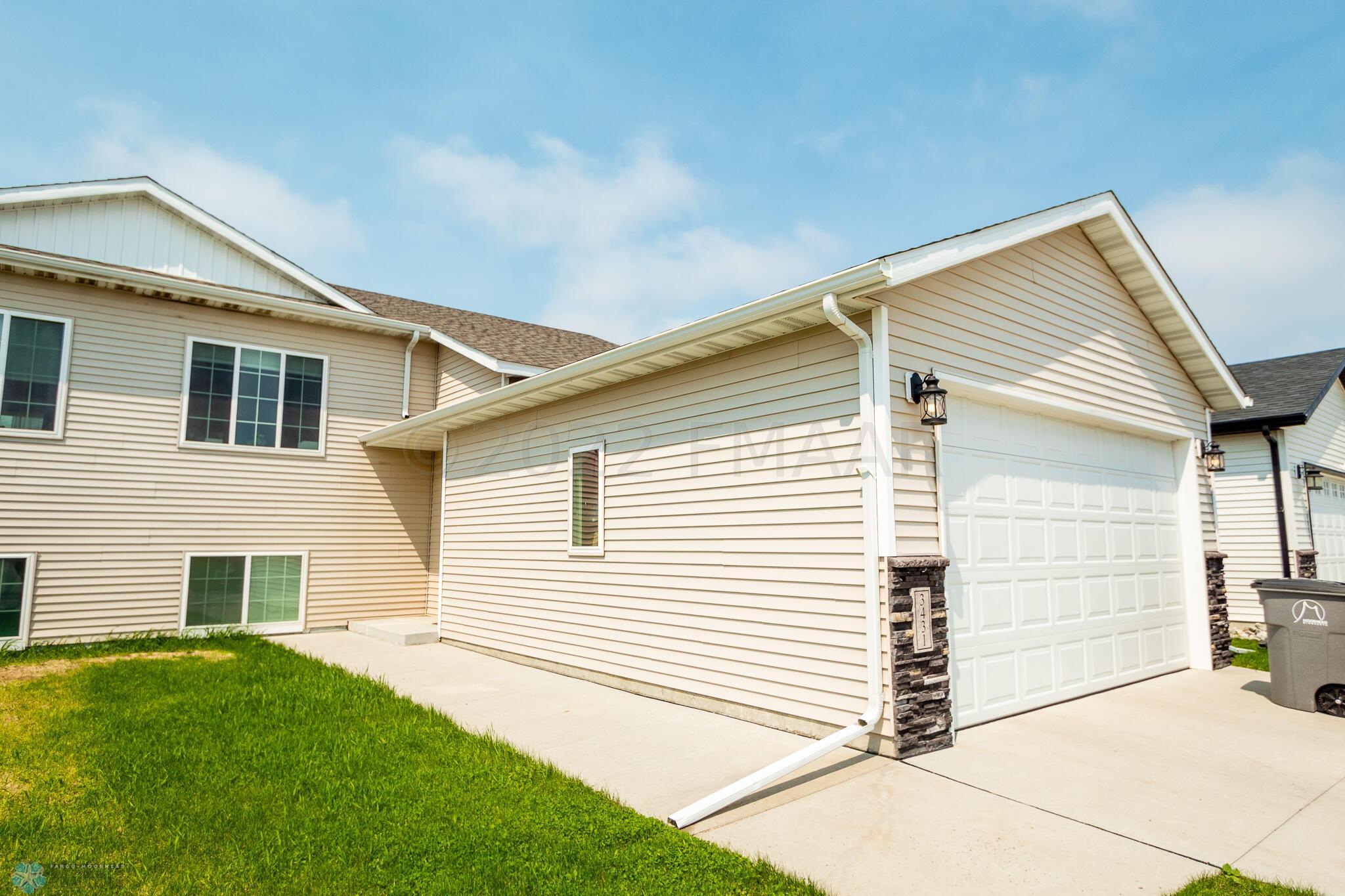 3431 17th St S, Moorhead, MN 56560-19