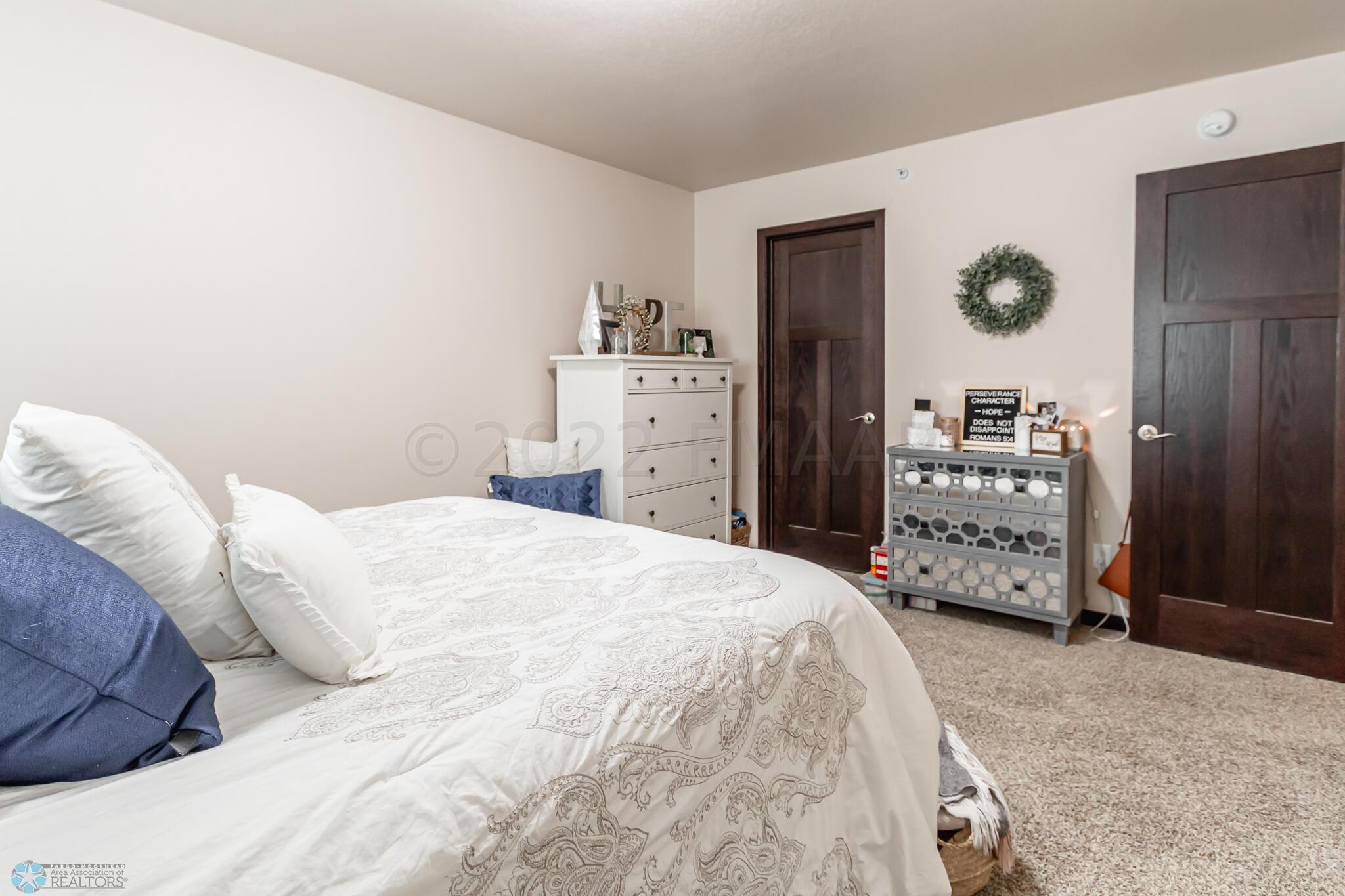 3431 17th St S, Moorhead, MN 56560-08