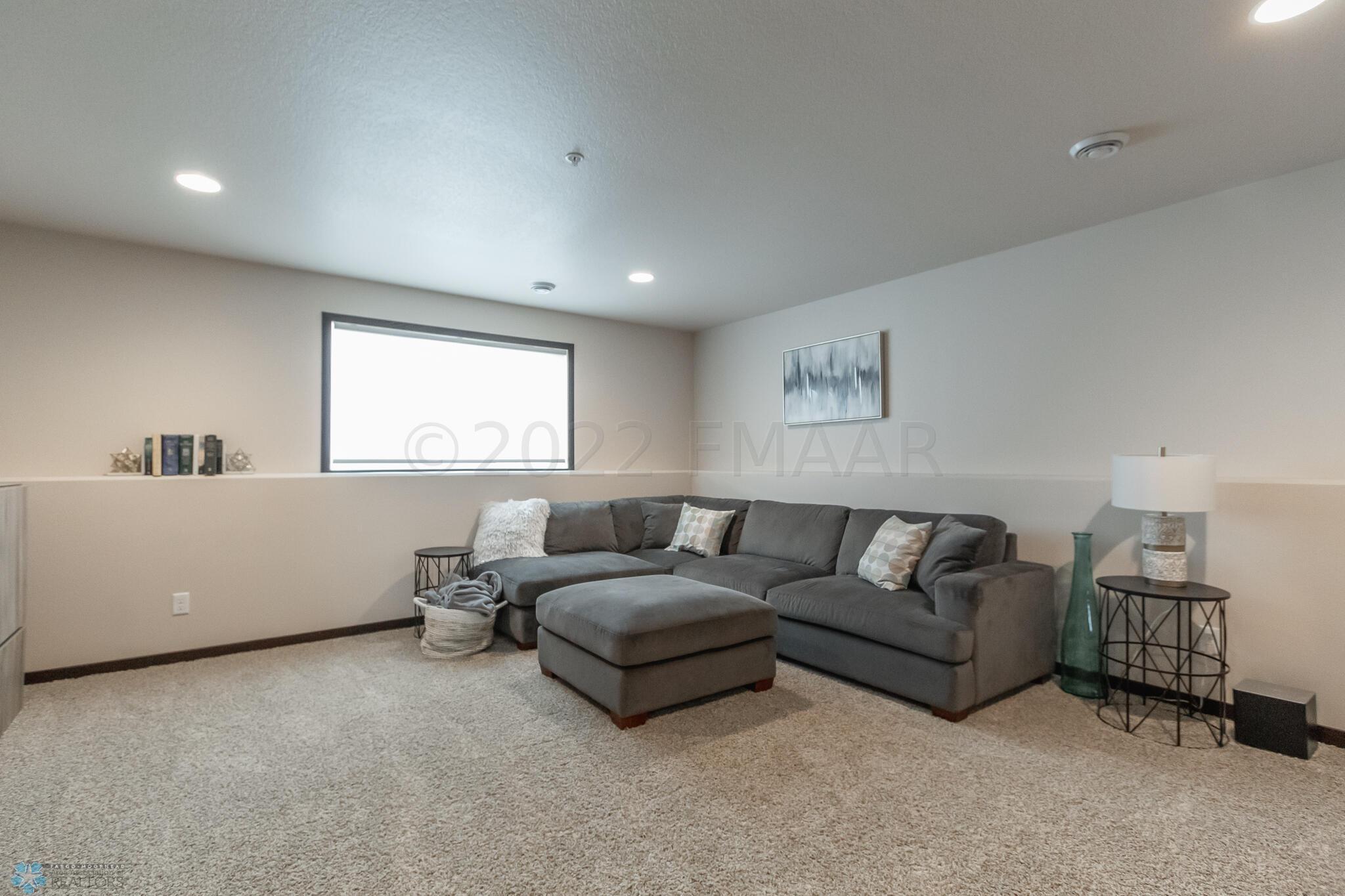 3431 17th St S, Moorhead, MN 56560-19