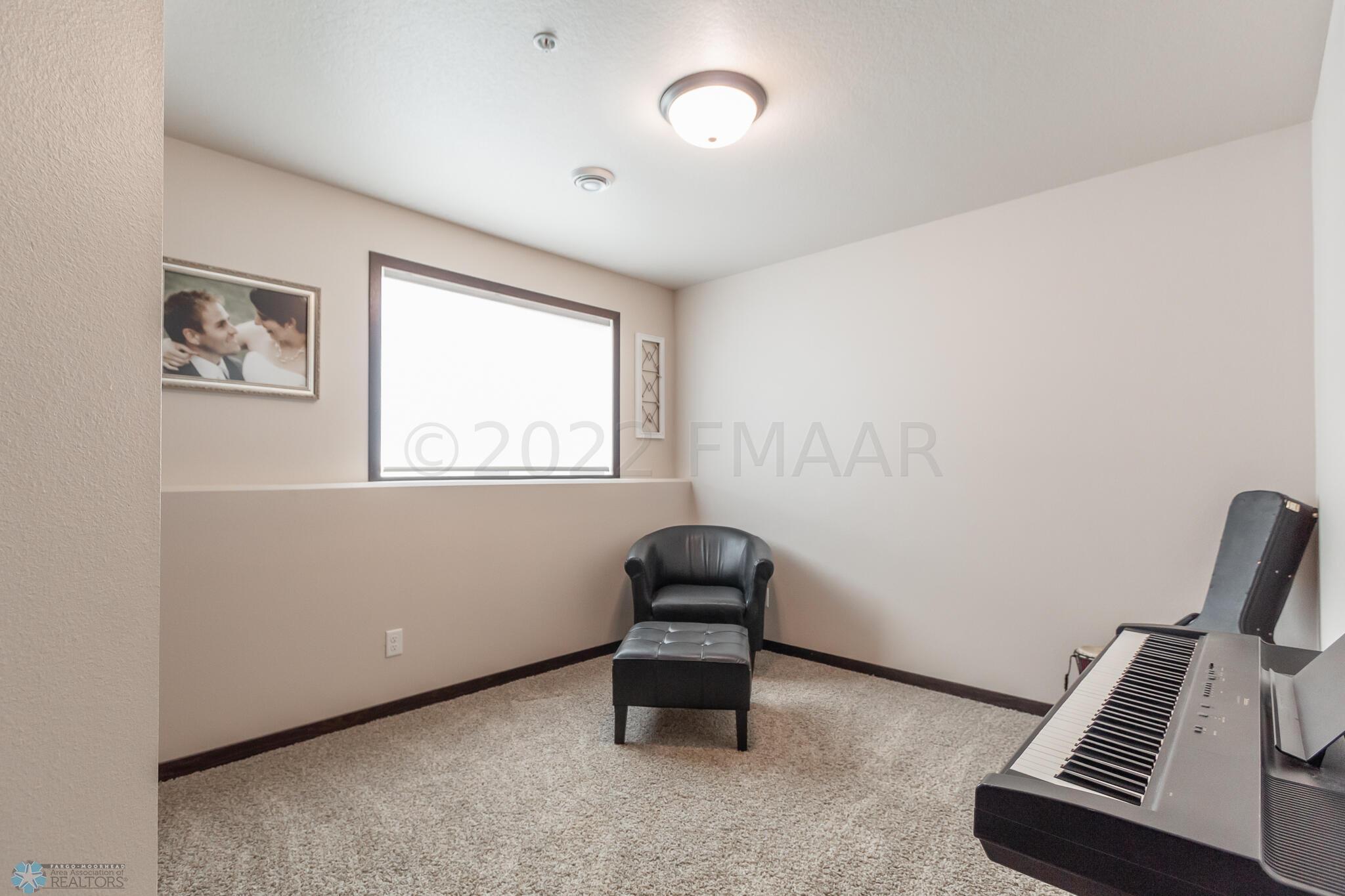 3431 17th St S, Moorhead, MN 56560-14