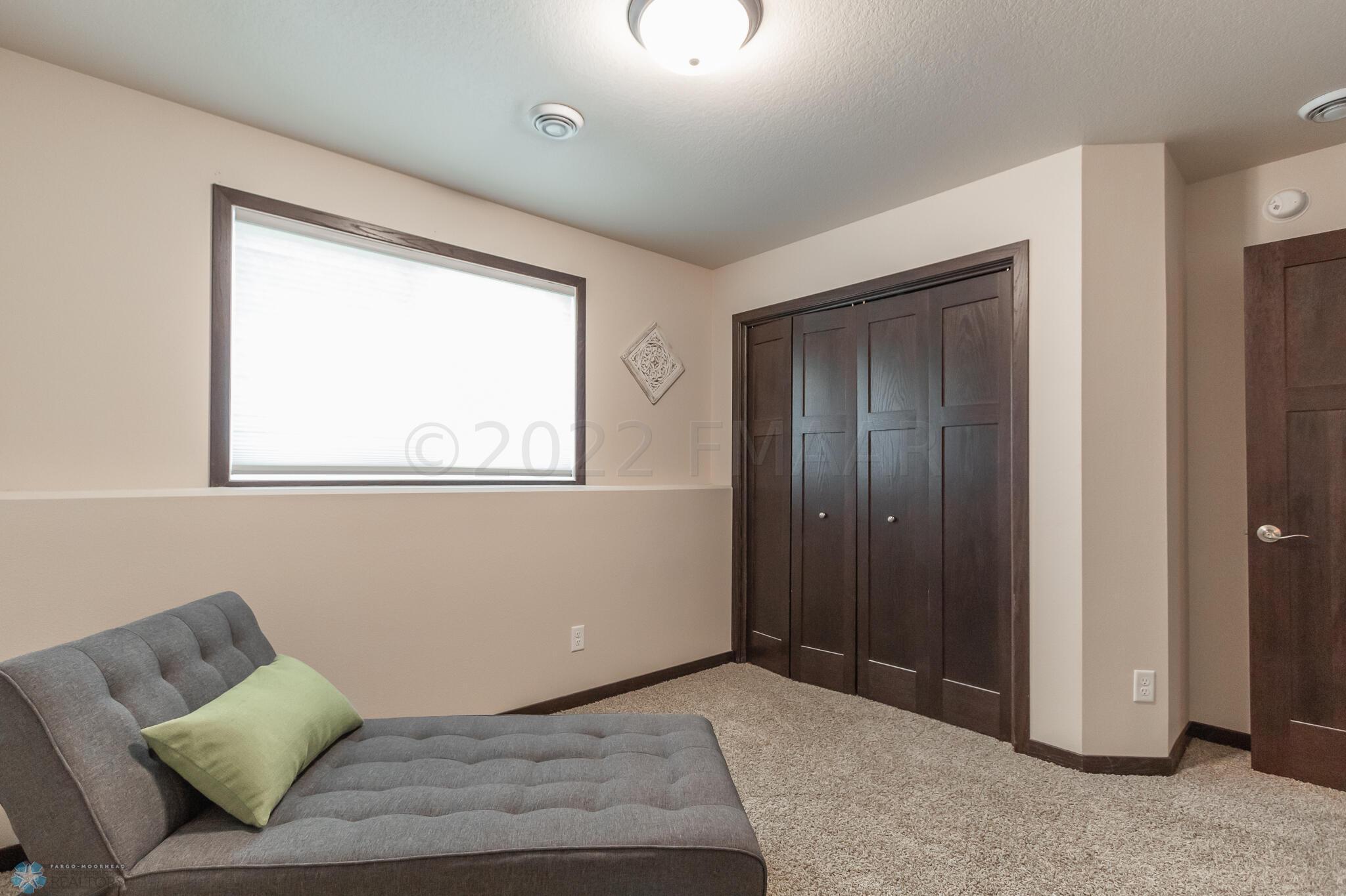 3431 17th St S, Moorhead, MN 56560-17