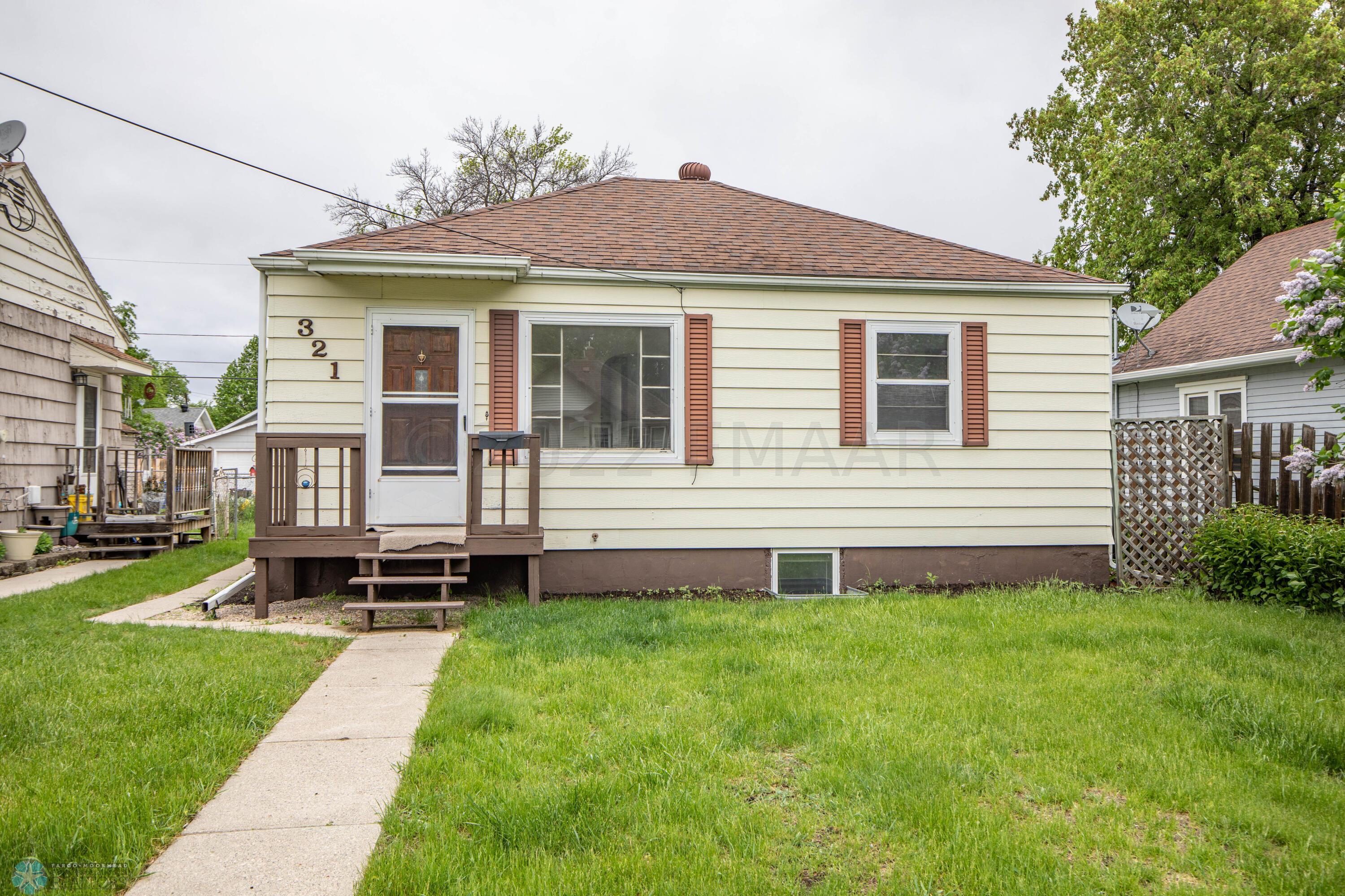 321 Elmwood Ave S, Fargo