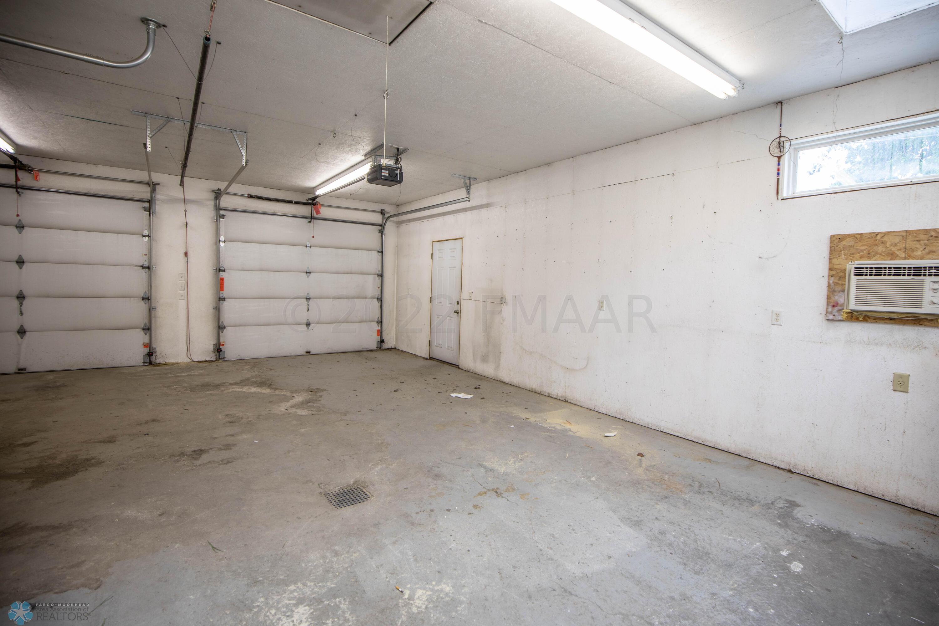321 Elmwood Ave S, Fargo