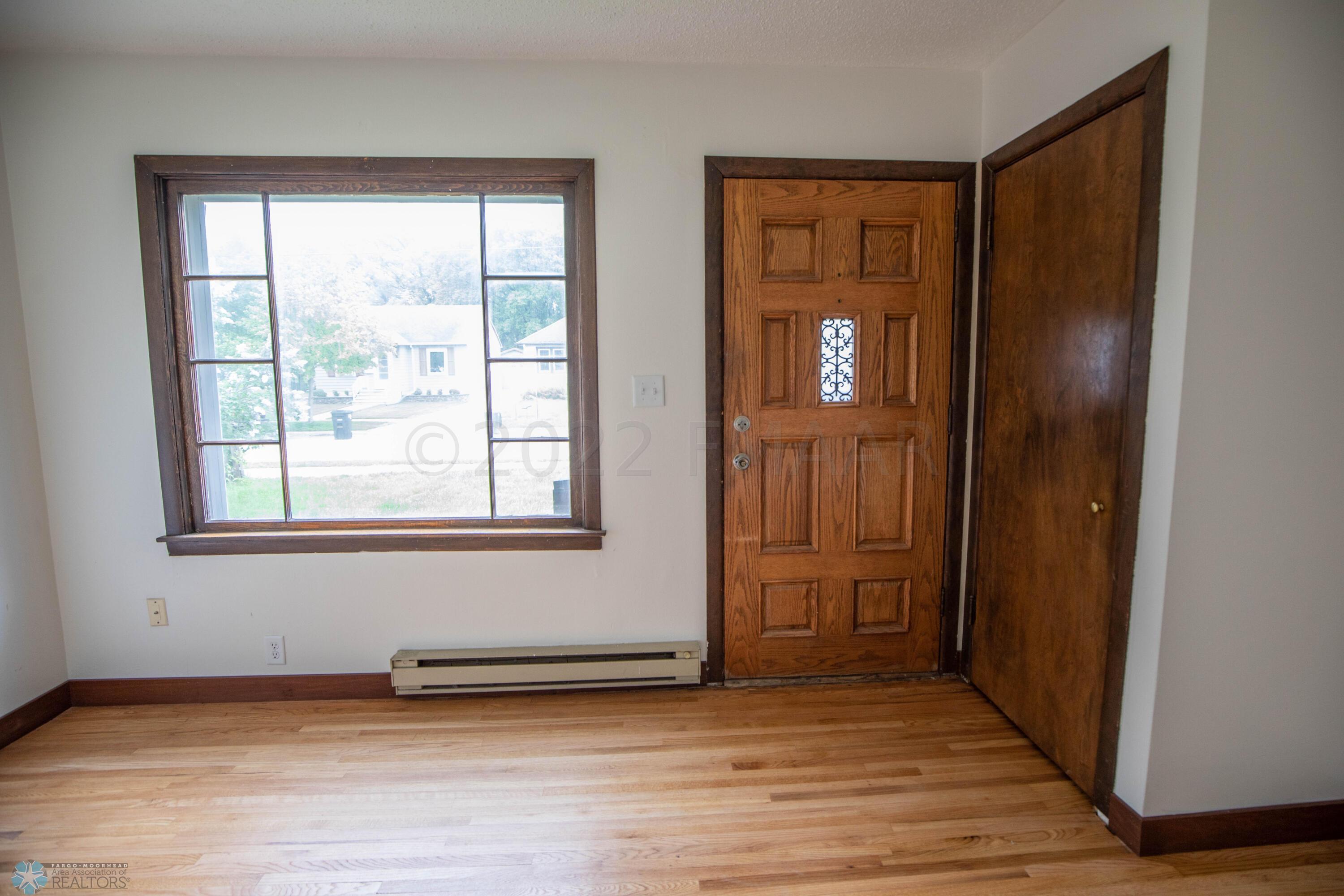 321 Elmwood Ave S, Fargo