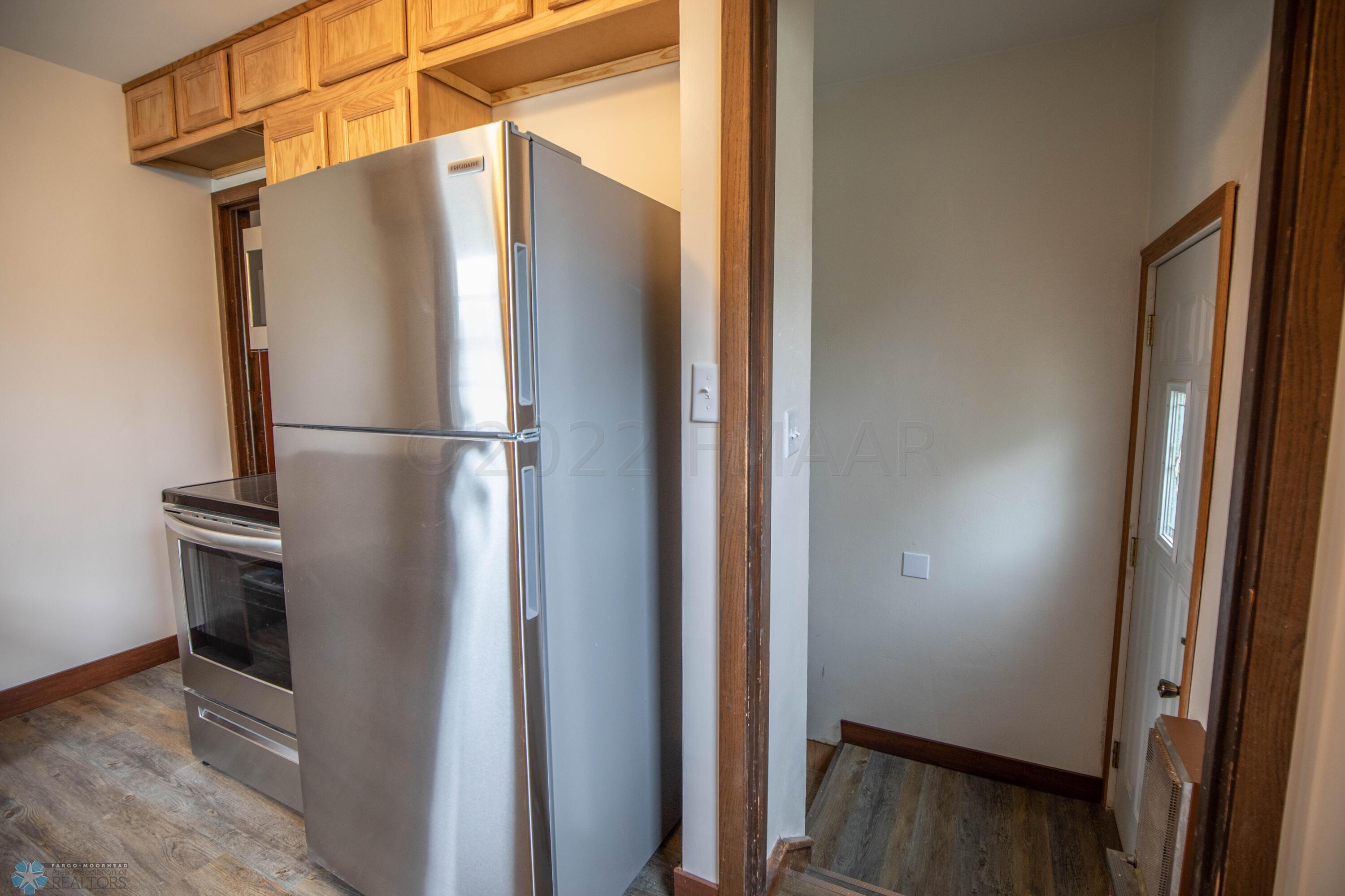 321 Elmwood Ave S, Fargo
