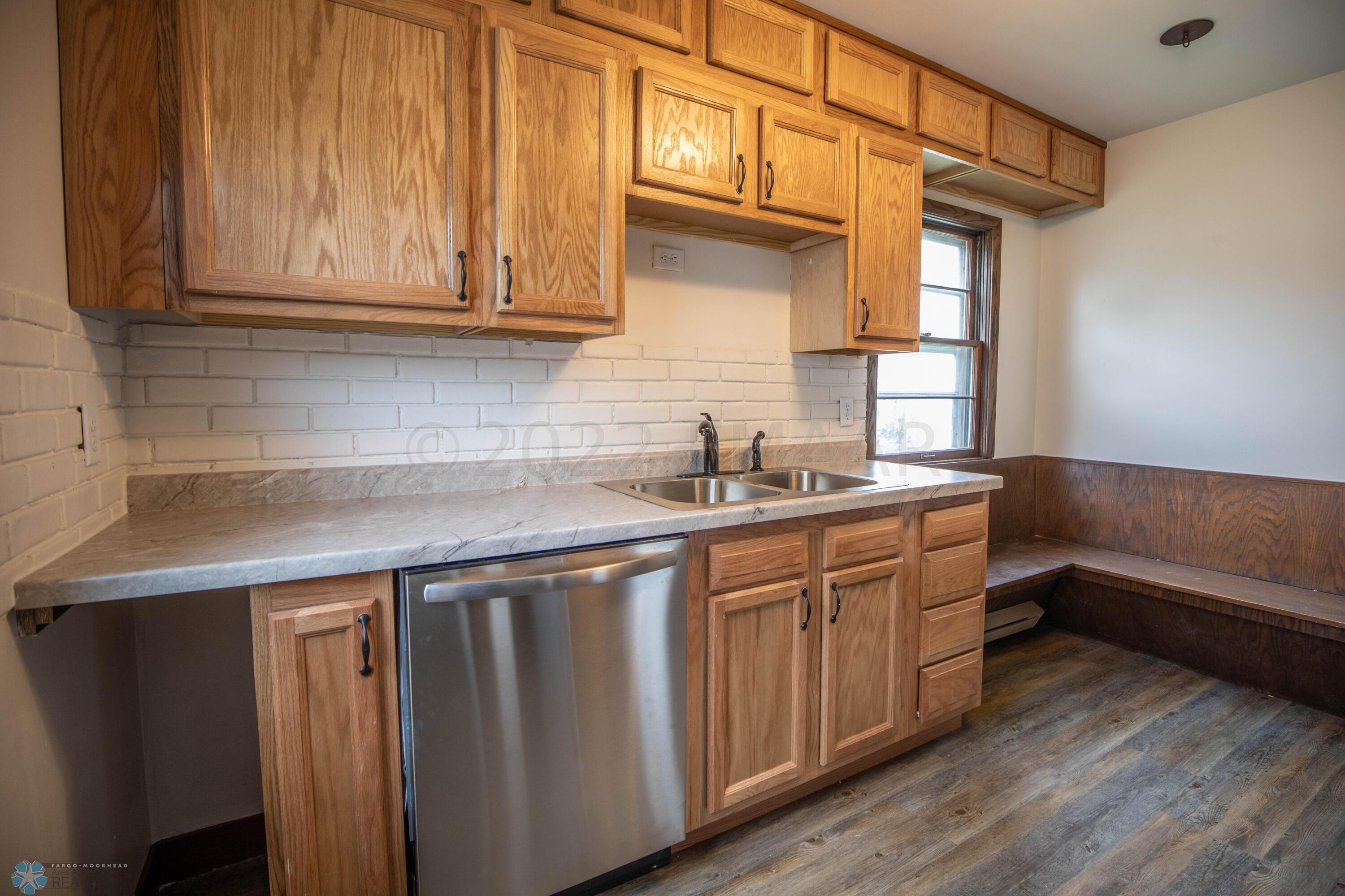321 Elmwood Ave S, Fargo