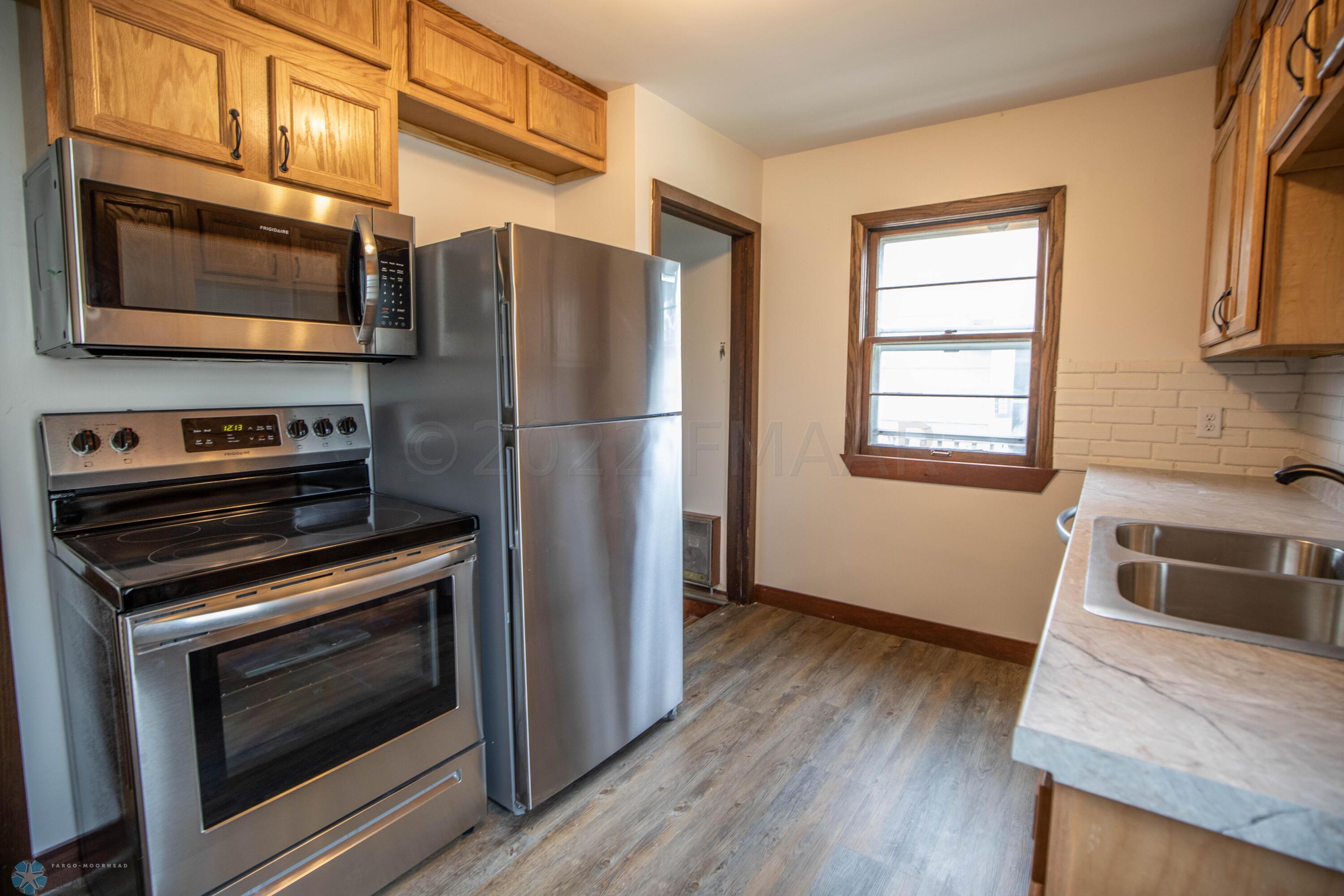 321 Elmwood Ave S, Fargo