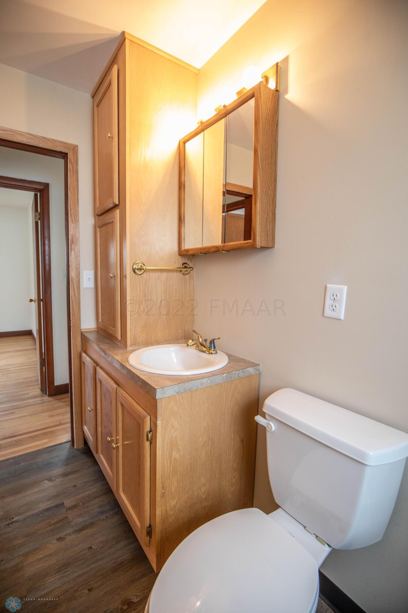 321 Elmwood Ave S, Fargo