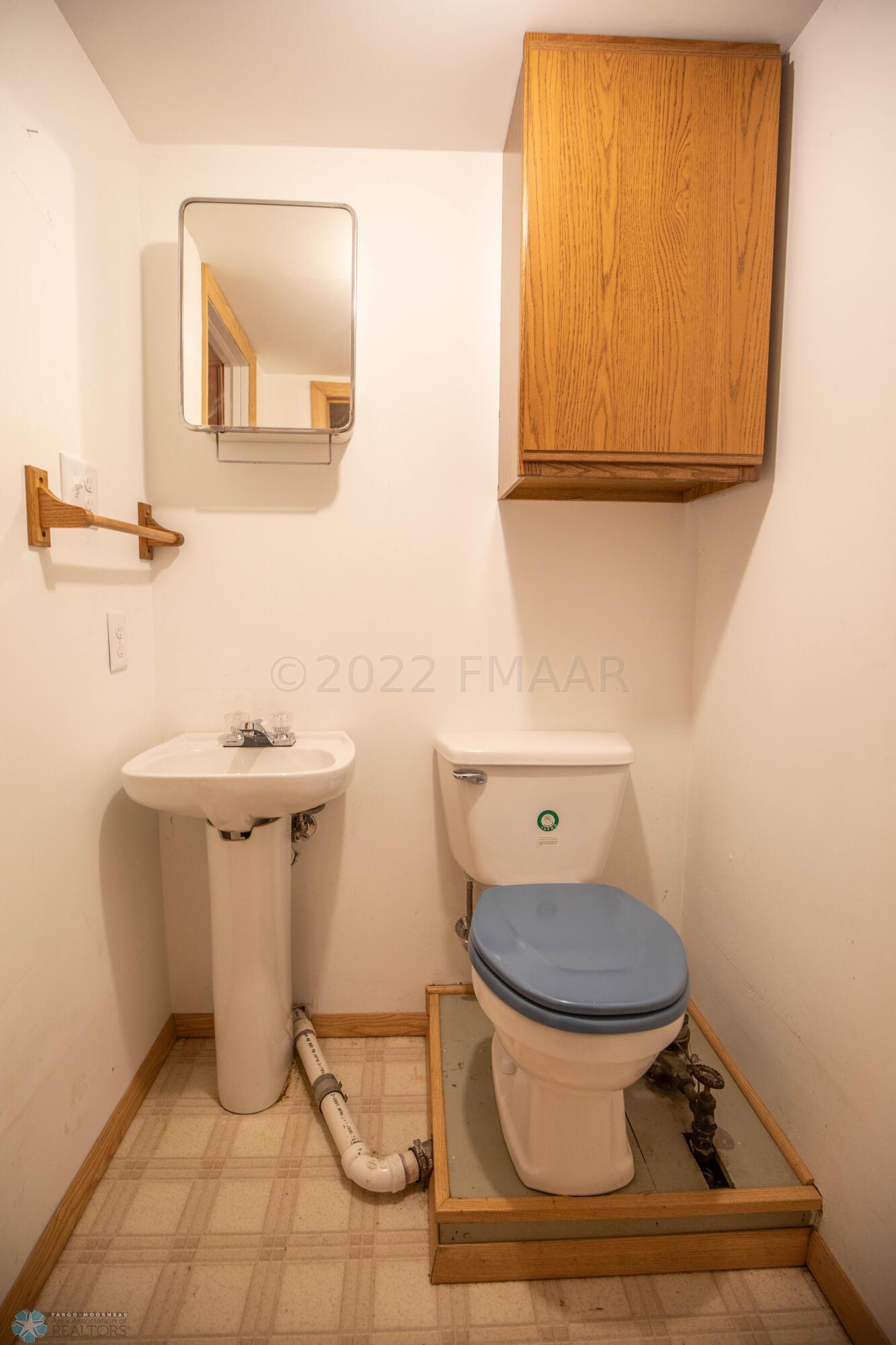 321 Elmwood Ave S, Fargo
