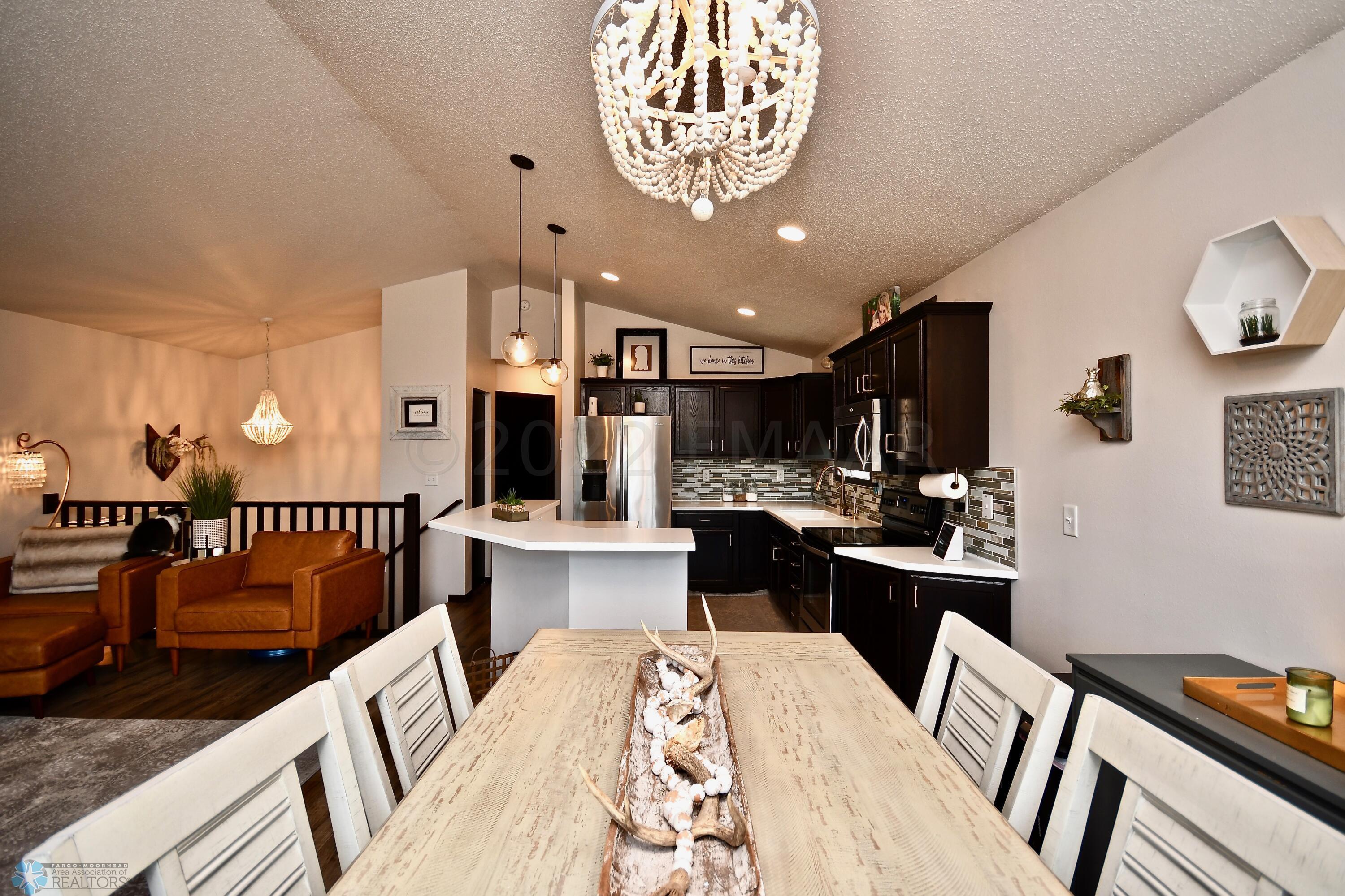 Dining/Kitchen