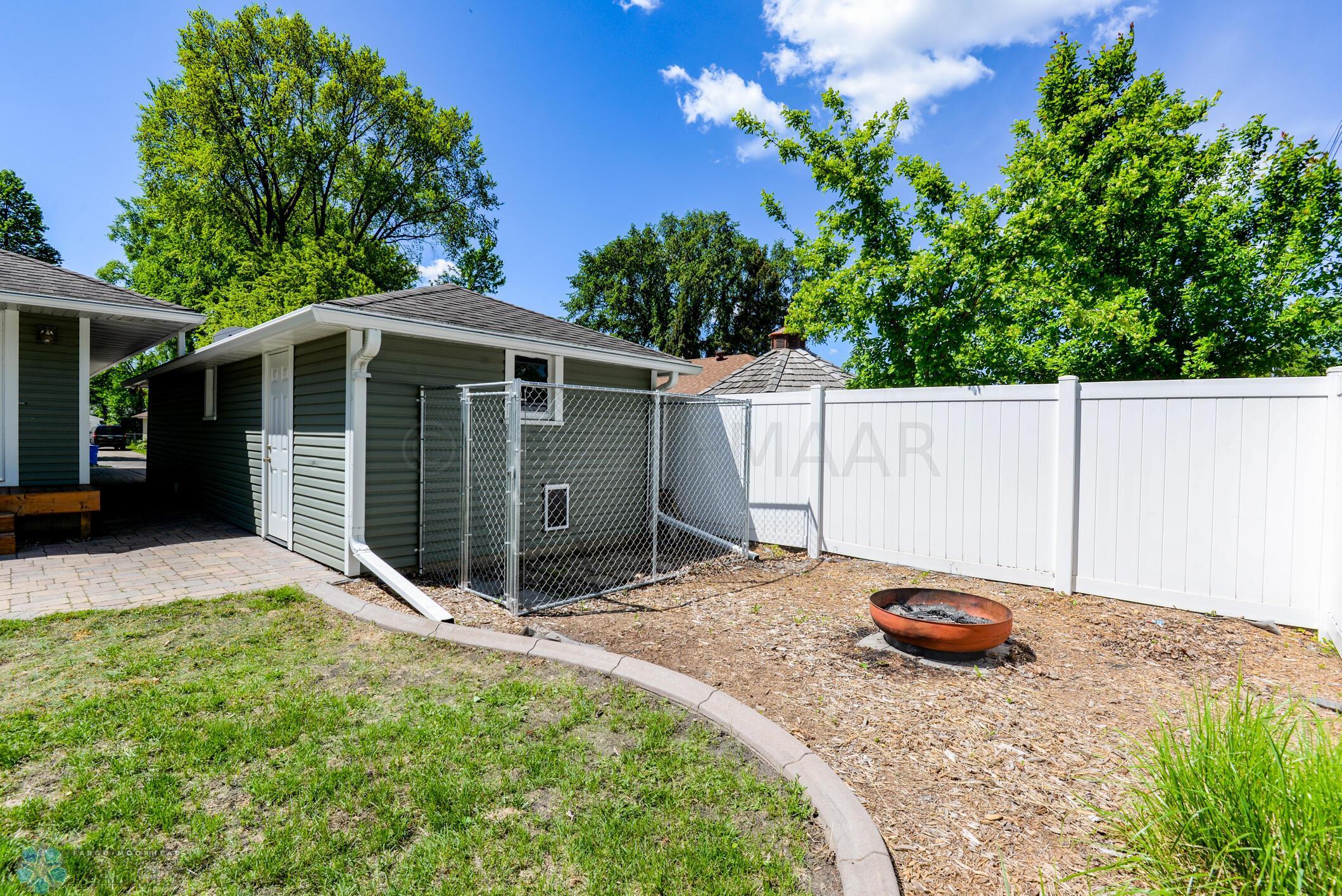 Fire Pit & Kennel