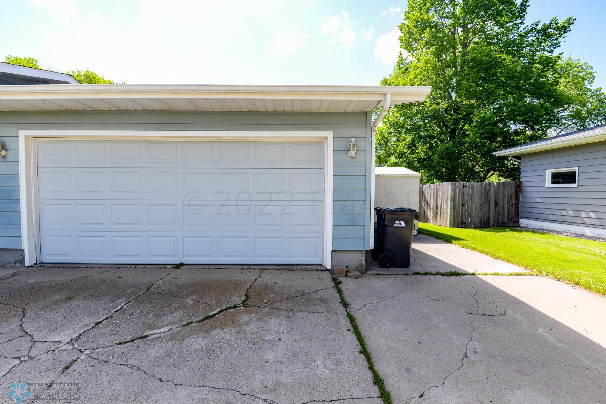Garage & Parking Spot
